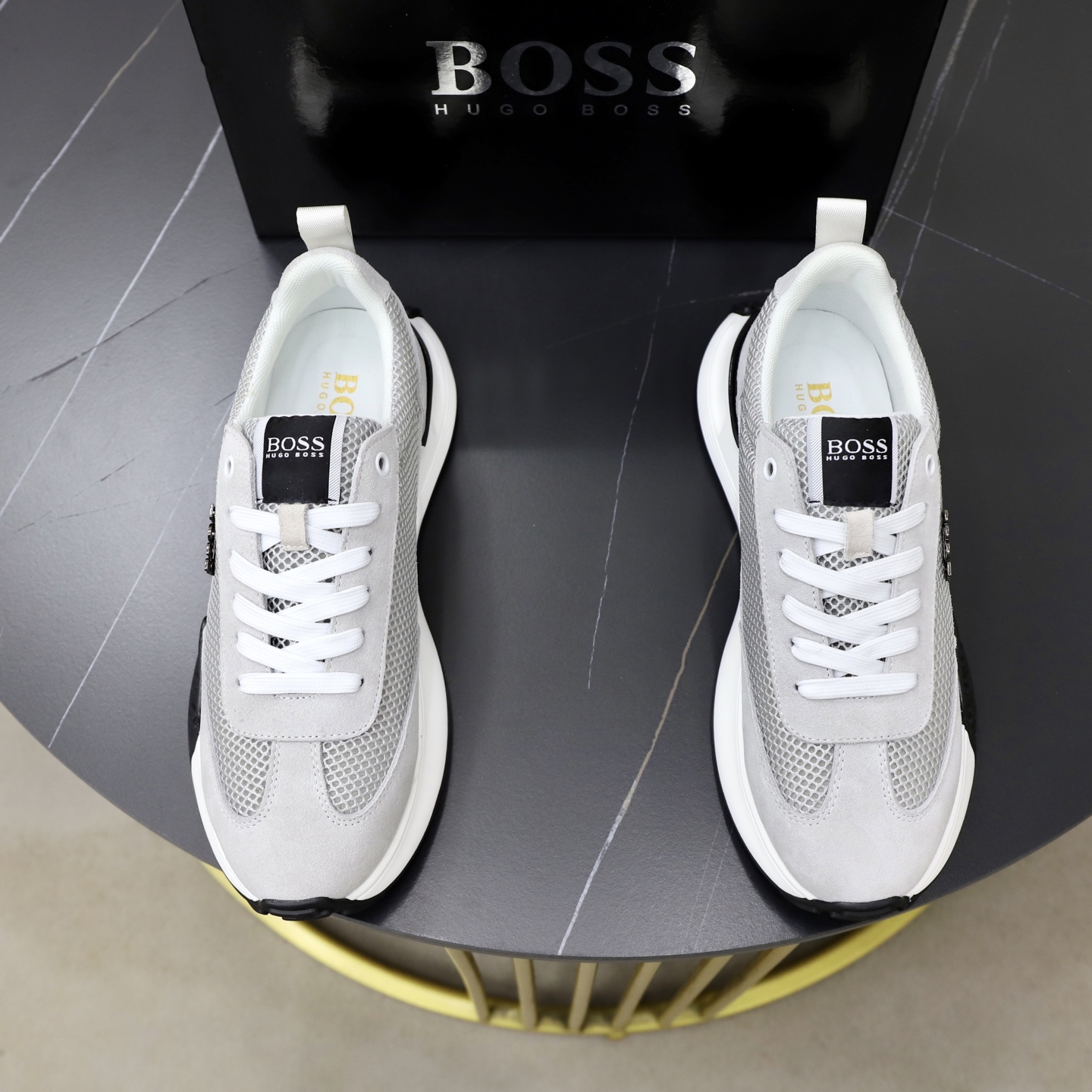 NO:898252,♂♂♂ Brand BOSS Standard code 38-44 (45 customized) The same grade as the official website. Materials: original knitted fabric splicing. Comfortable and breathable lining. Original wear-resistant outsole. Style categories: men's fashionable casual shoes, running sneakers, noble luxury brand elements, top luxury, color, actual picture color, sneakers19860909♂♂♂ 品牌BOSS 标准码38-44（45订做） 等级官网同款 材料原厂针织面料拼接 舒适透气内里 原厂耐磨大底 款式类别男士时尚休闲鞋 跑步 运动鞋 尊贵奢侈品大牌元素 顶级奢华 颜色实物图片色,,sneakers,Men's shoes