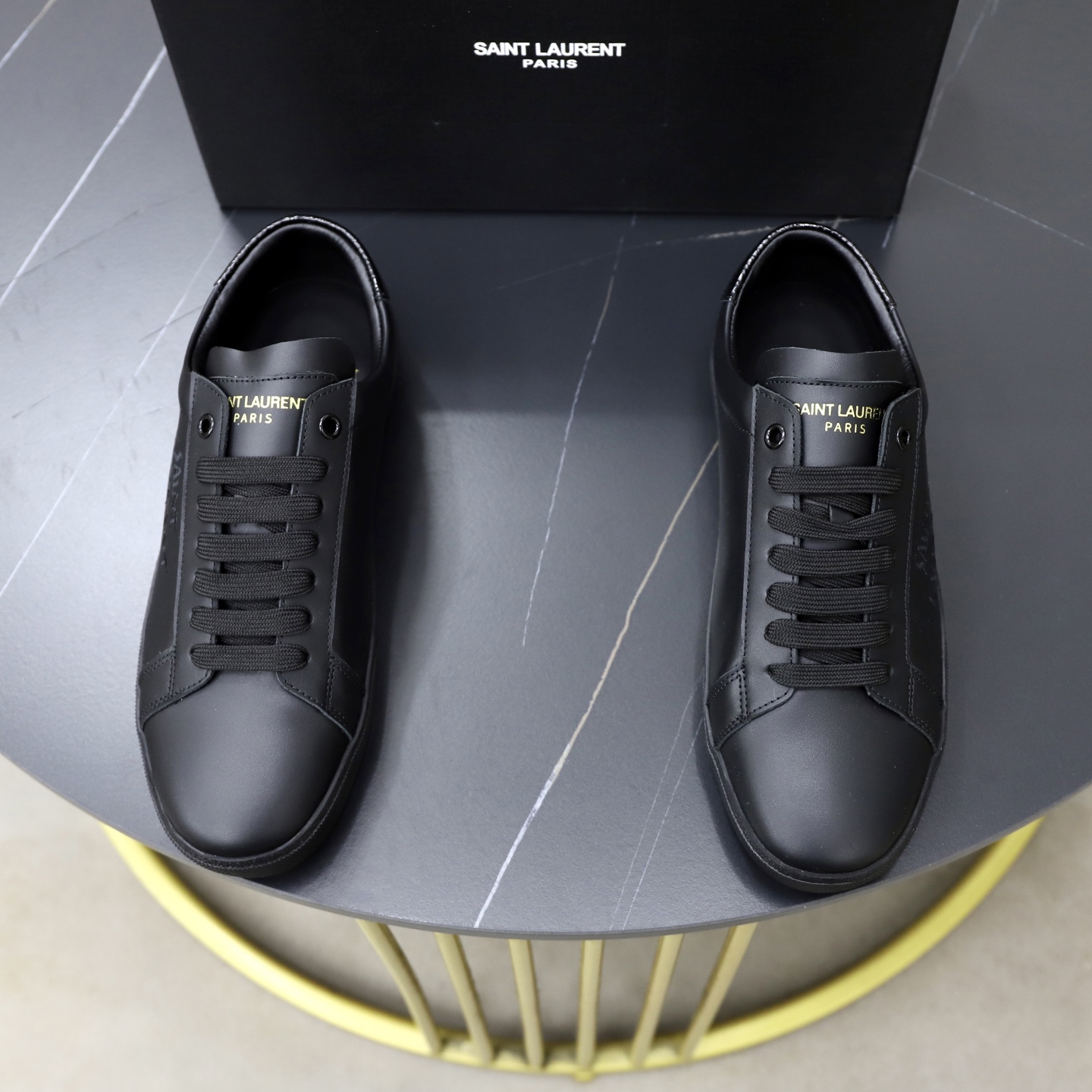 NO:931112,Saint Laurent leather sports side embroidered logo, heel decorated with brand logo, front lace-up, round toe, rubber flat sole, insole decorated with brand logo. Fabric high-grade smooth cowhide, lining sheepskin, sole composition rubber, size 38-44 (45 custom-made),, saint laurent, saint laurent, cowhide, sheepskin19860909Saint Laurent圣罗兰 皮质运动侧置刺绣logo,鞋后跟饰有品牌标志,正面系带,圆头,橡胶平底,鞋垫饰有品牌logo. 面料高档光面牛皮 里料羊皮里 鞋底成分橡胶 尺码38-44（45订做）,,saint laurent,saint laurent,cowhide,sheepskin,Men's shoes