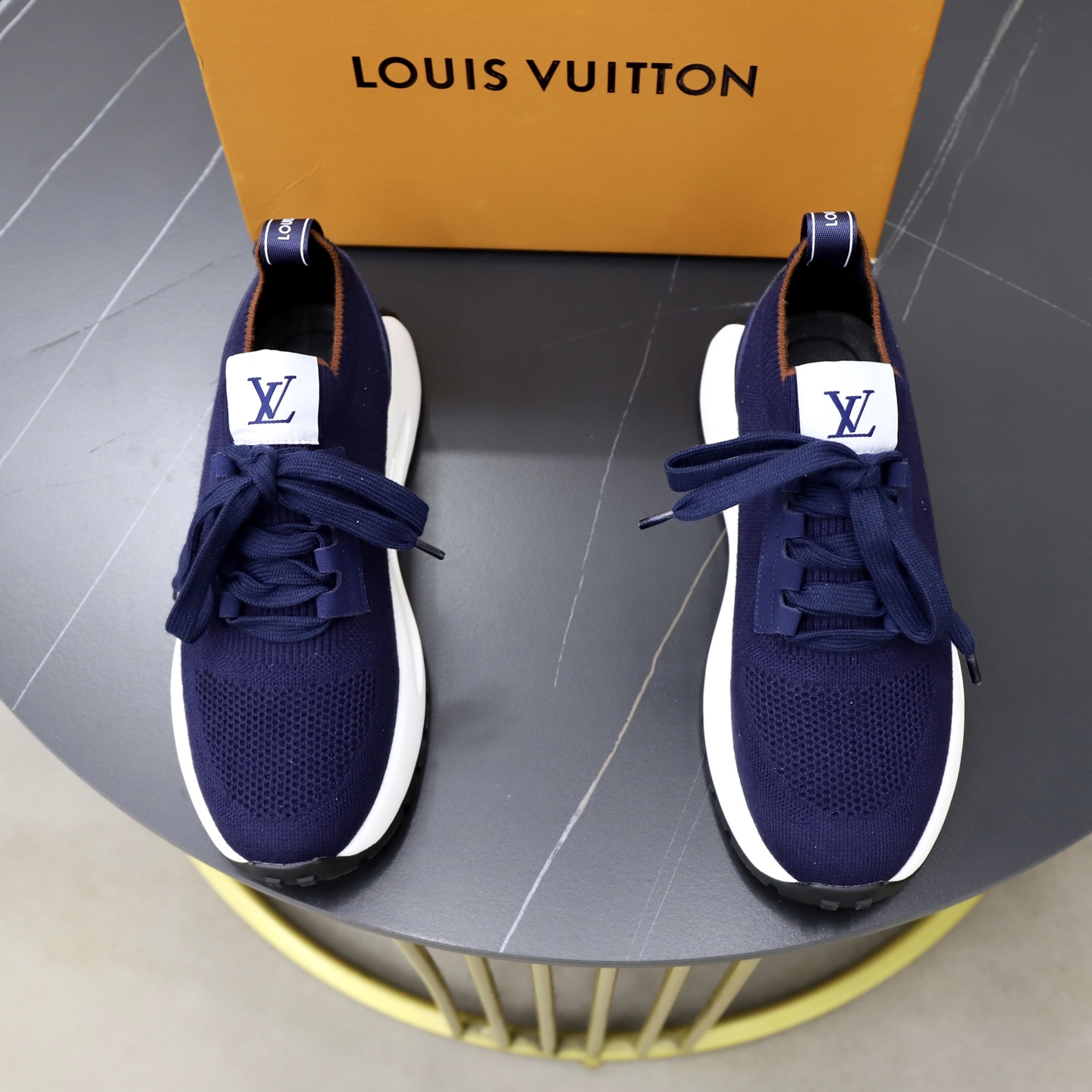 NO:954713,♂♂♂ Brand LV Louis Vuitton Standard code 38-44 (45 customized) The same grade as the official website. Material: original knitted fabric splicing. Comfortable and breathable lining. Original wear-resistant outsole. Style category: men's fashionable casual shoes, running sneakers, noble luxury brand elements, top luxury, color, actual picture color, louis vuitton, louis vuitton, sneakers19860909♂♂♂ 品牌LV路易威登 标准码38-44（45订做） 等级官网同款 材料原厂针织面料拼接 舒适透气内里 原厂耐磨大底 款式类别男士时尚休闲鞋 跑步 运动鞋 尊贵奢侈品大牌元素 顶级奢华 颜色实物图片色,,louis vuitton,louis vuitton,sneakers,Men's shoes