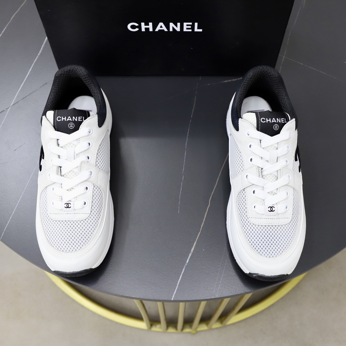 NO:955421,Chanel official website classic version of couple's sneakers, very eye-catching men's and women's casual shoes. The original 1:1 outsole has a unique fashion and avant-garde atmosphere, making it more noble!  It is the first choice for trendy men. The color code number is 35-44 (customized for 45 and 46). It is very breathable. The color of the actual picture, chanel, sneakers19860909情侣款香奈儿 运动鞋官网经典版, 大气十分亮眼 男女休闲鞋.原版1:1大底 独具时尚前卫气息 ,更显尊贵！是潮男的首选.颜色码数35-44（45、46定制）透气十足 实物图片色,,chanel,sneakers,Men's shoes