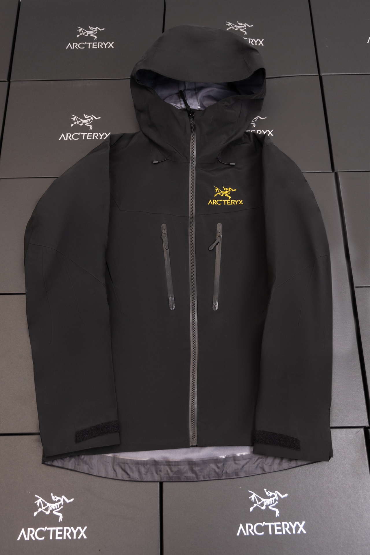 Chaqueta rígida de nivel mago Arc'teryx SV Arcteryx Alpha SV GTX de sexta generación de tiro real en oro negro de alta …