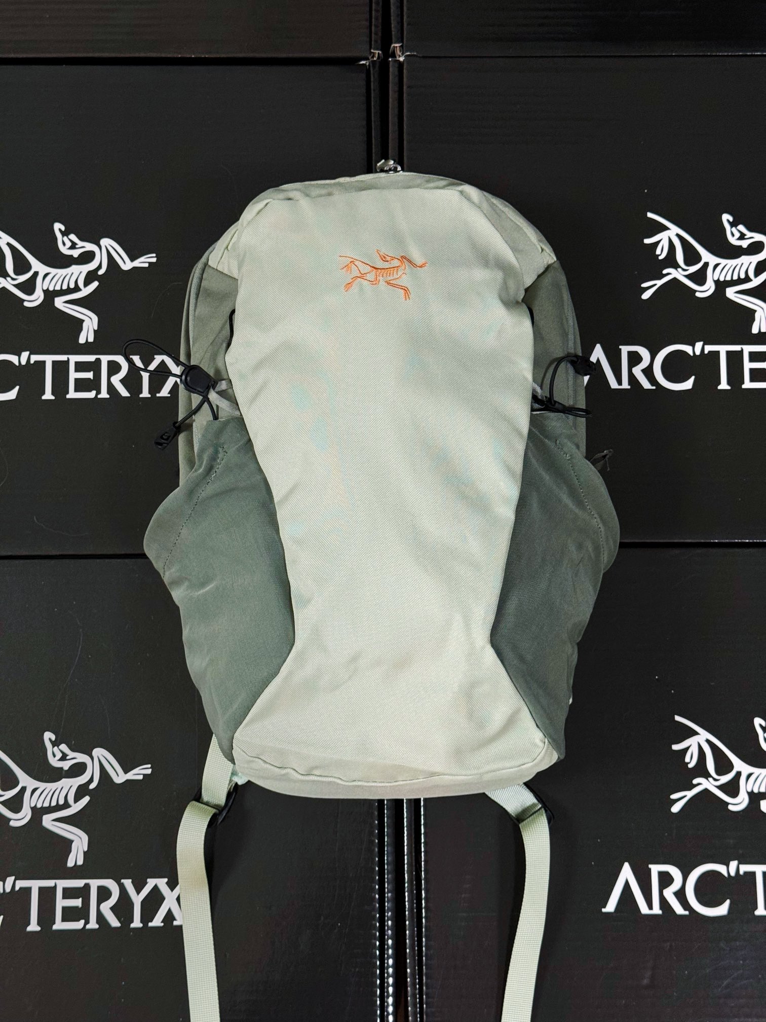 Mochila de nailon Arcteryx Mantis 16L liviana, duradera y multifuncional, mismo estilo para hombres y mujeres (soporte …