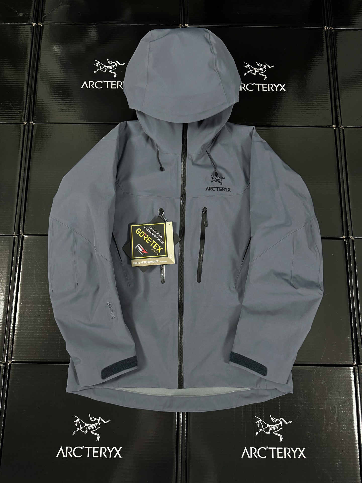 Arc'teryx Alpha SV Gore-Tex Pro Hooded Jacket - Smoke Grey, 7th Generation