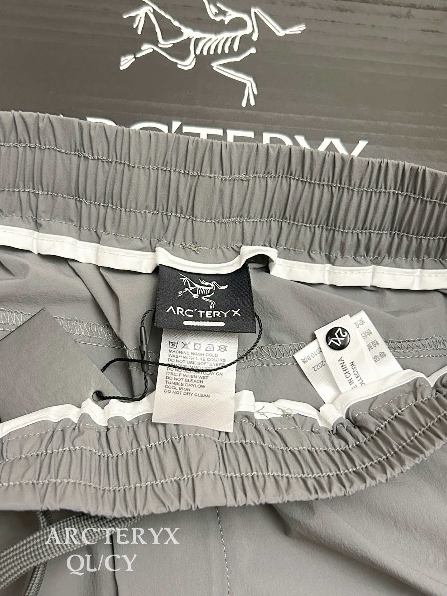 Arc'teryx ARC'TERYX始祖鸟户外轻量男款速干弹力耐磨软壳短裤 百灵刺绣版本 把户外感穿进日常