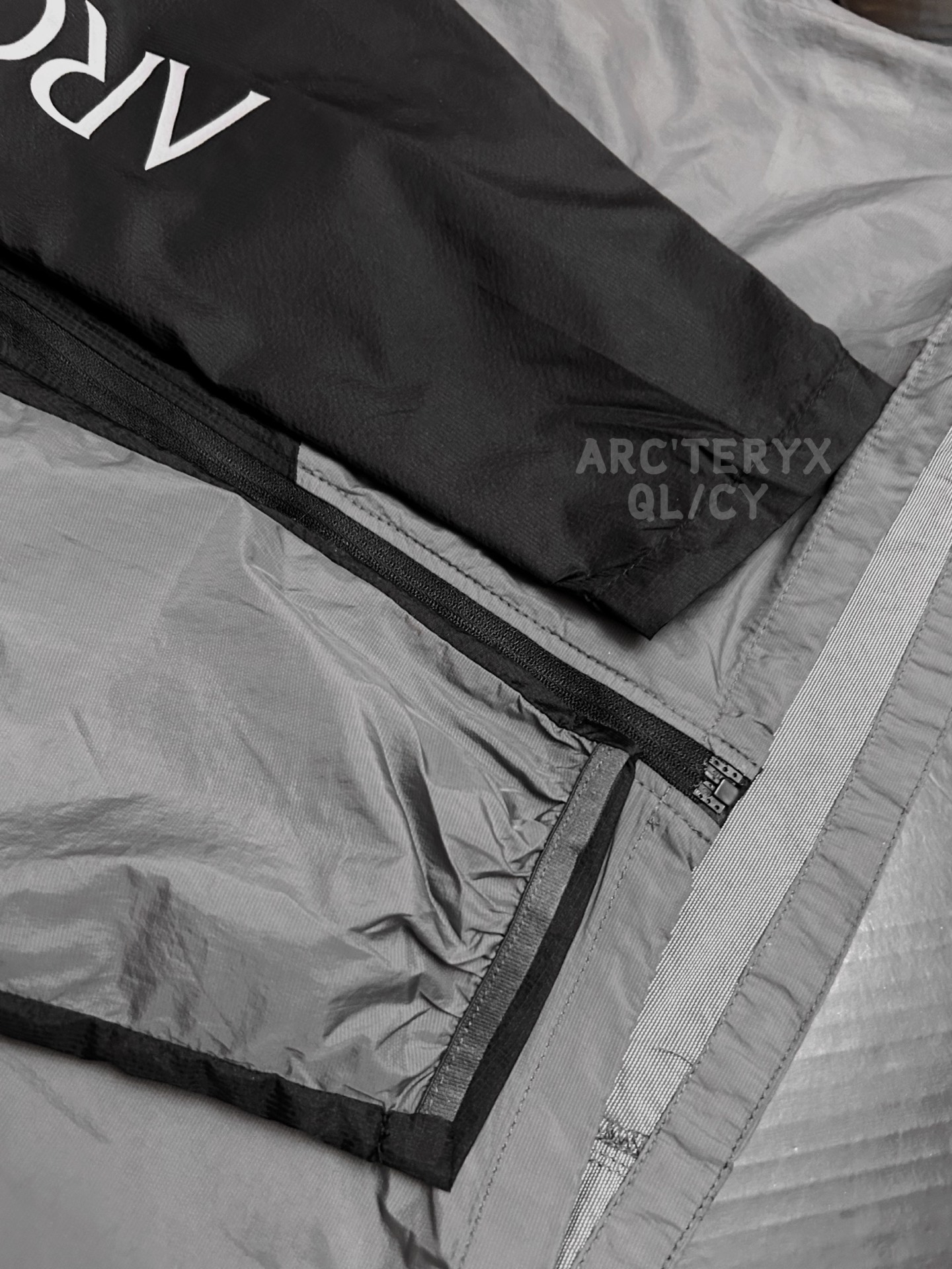 Arc'teryx ARC'TERYX /始祖鸟Norvan Windshell Hoody男女连帽衫轻量风壳夹克 户外休闲皮肤衣透气防晒服 10354