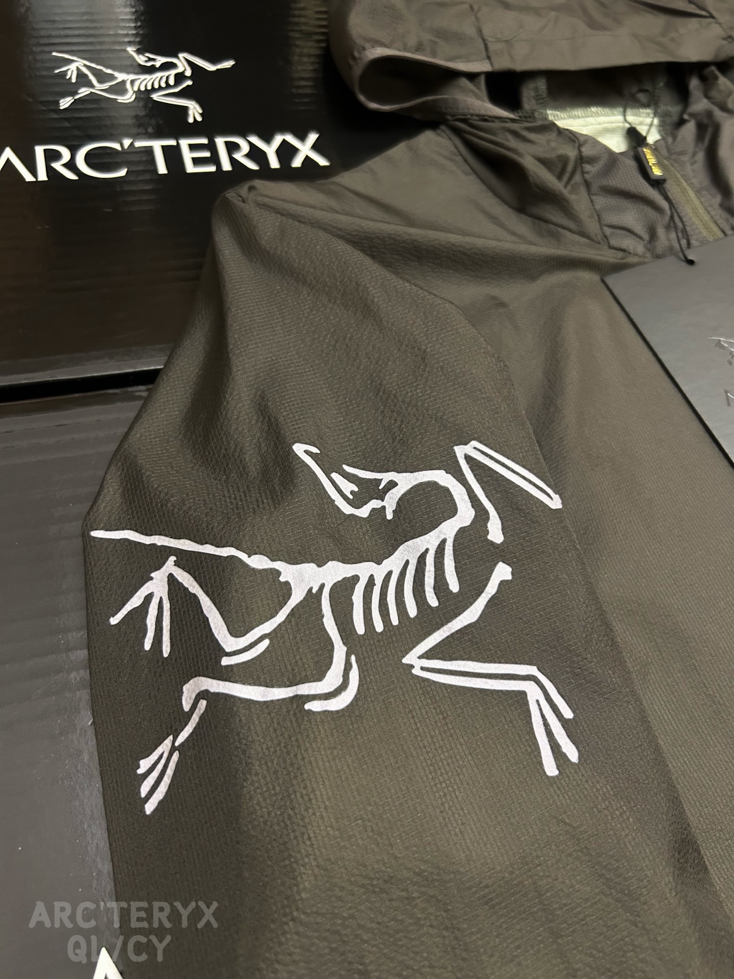Arc'teryx ARC'TERYX /始祖鸟Norvan Windshell Hoody男女连帽衫轻量风壳夹克 户外休闲皮肤衣透气防晒服 10354