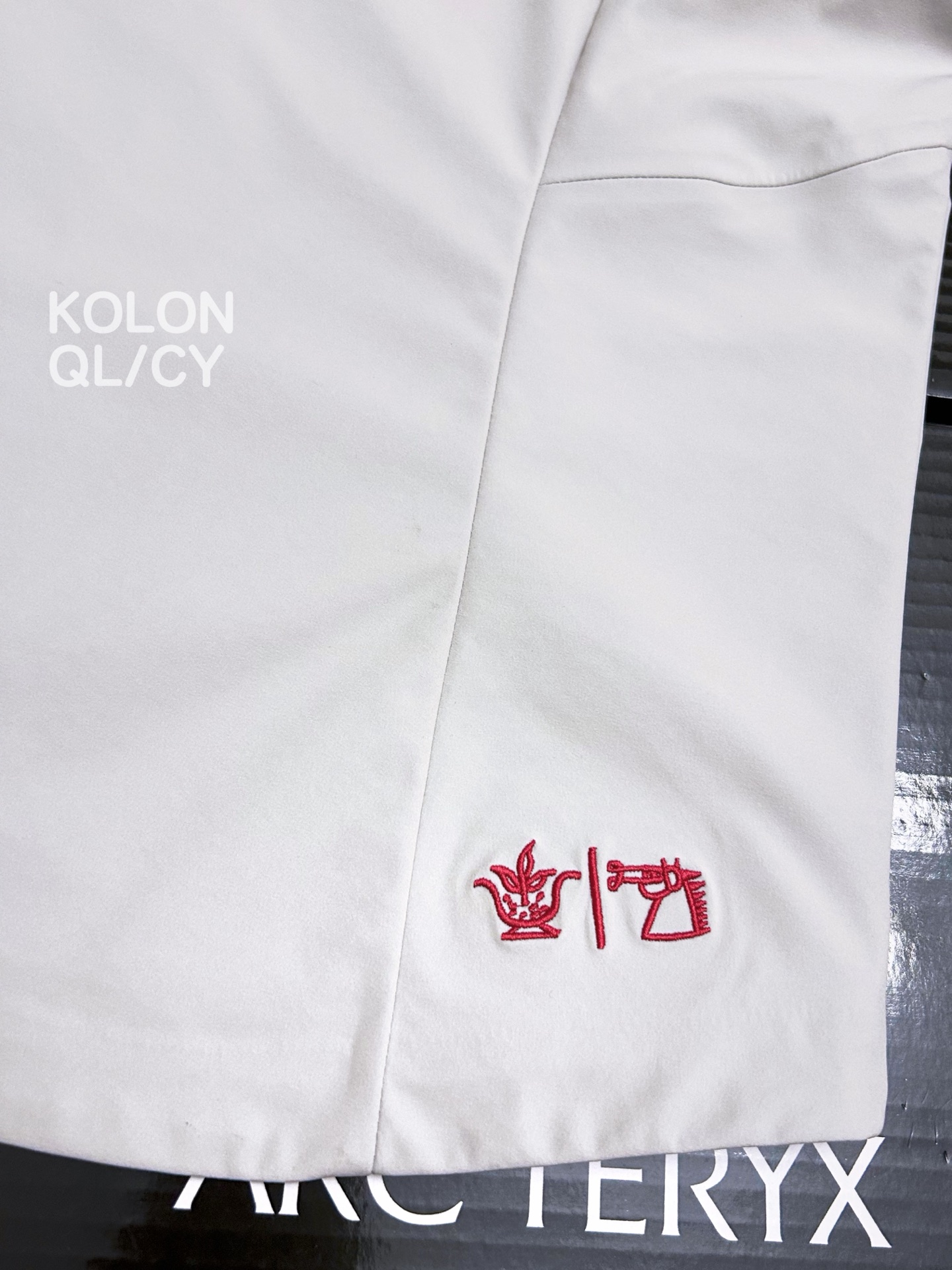 Moncler G18 女款马年限定
