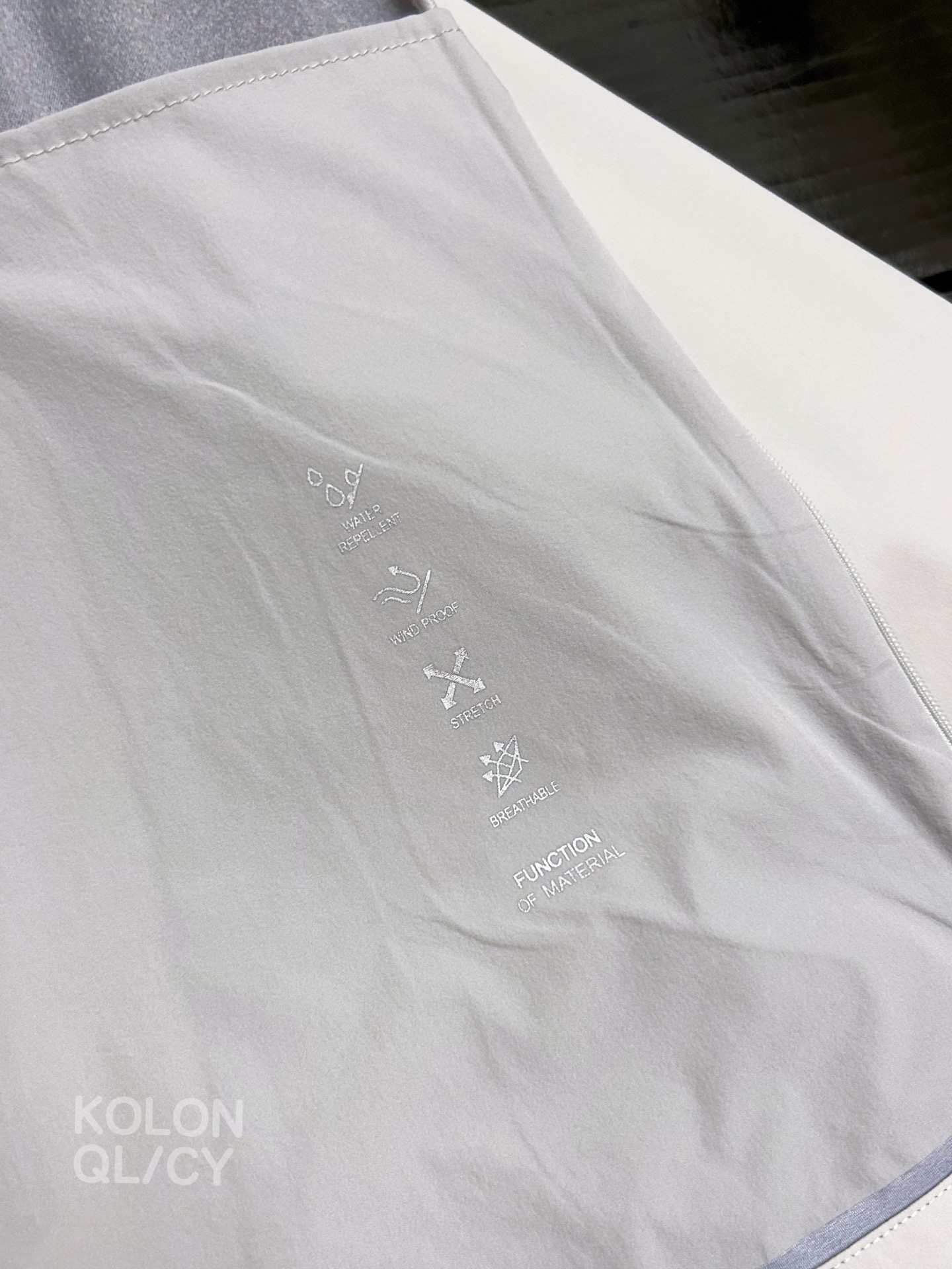 Moncler G18 女款马年限定