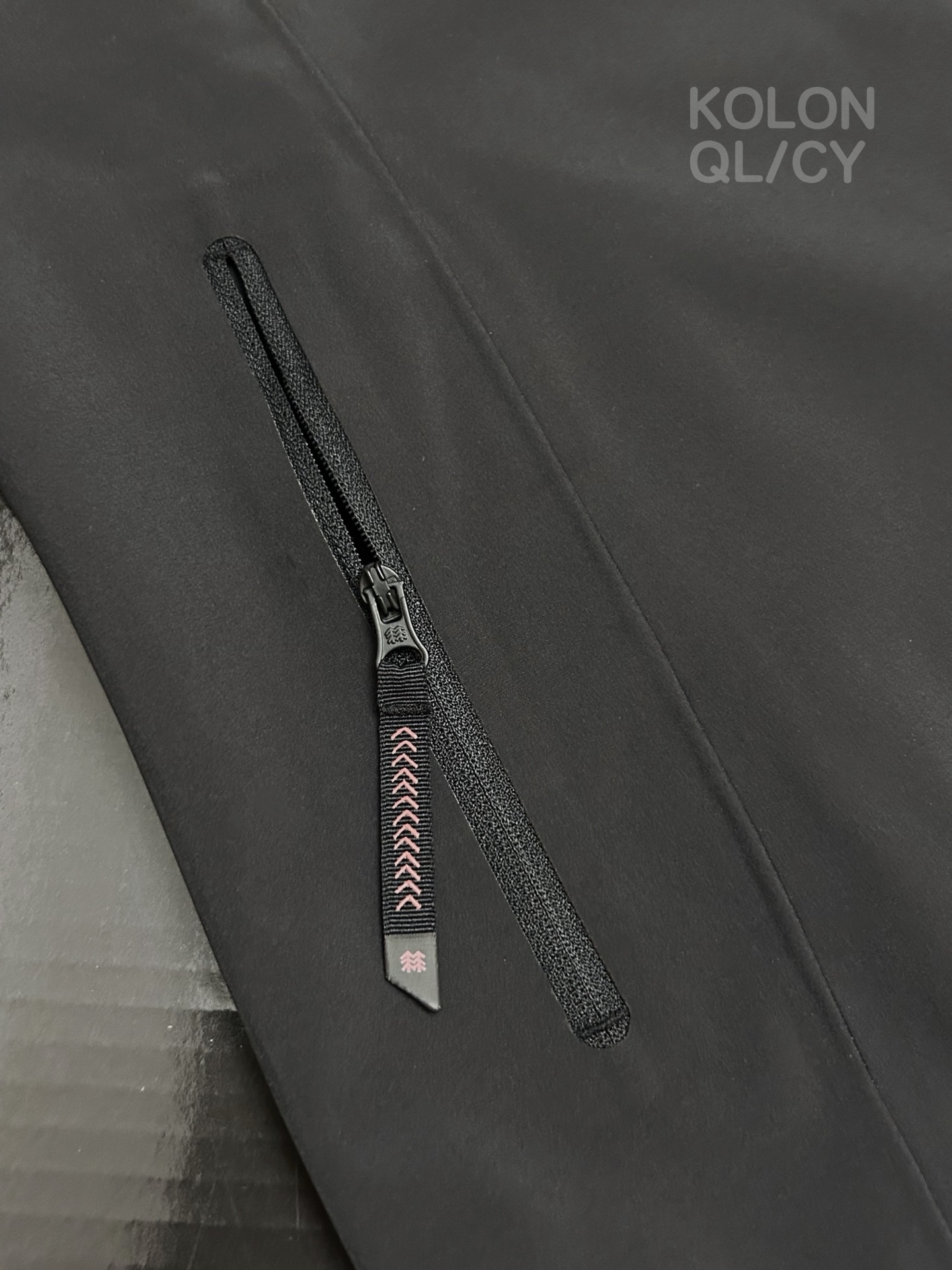 Moncler G18 女款马年限定