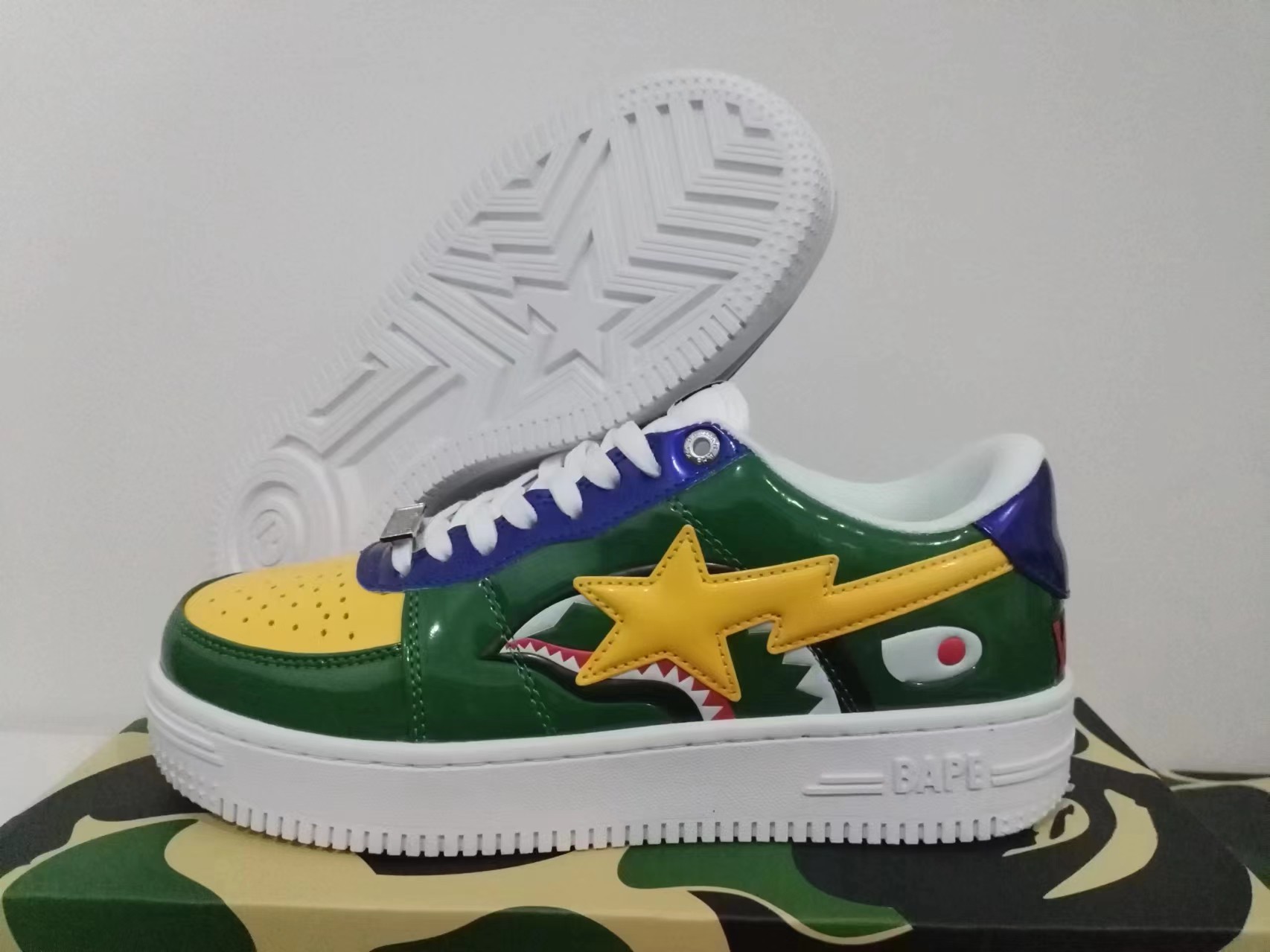 新配色更新
放💰140头层
Z2真标版本Bape x Nk Air Force 1'07 Low *A BATHING APE * "新配色" Nigo品牌 猿人头 空军一号低帮休闲板鞋 
原楦原纸板 纯正版型 高清洁度 内置全掌气垫
尺码：36-46带半码
