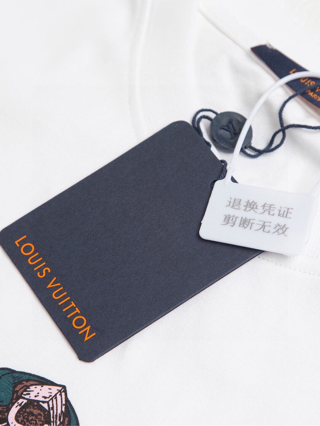 louis vuitton25年早春款遛狗徽章珍珠点缀金丝线刺绣标识男女同款t桖