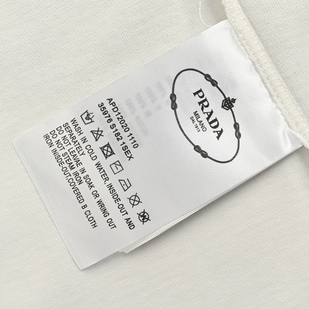 Prada/普拉达 24ss 针织绣花字母短袖