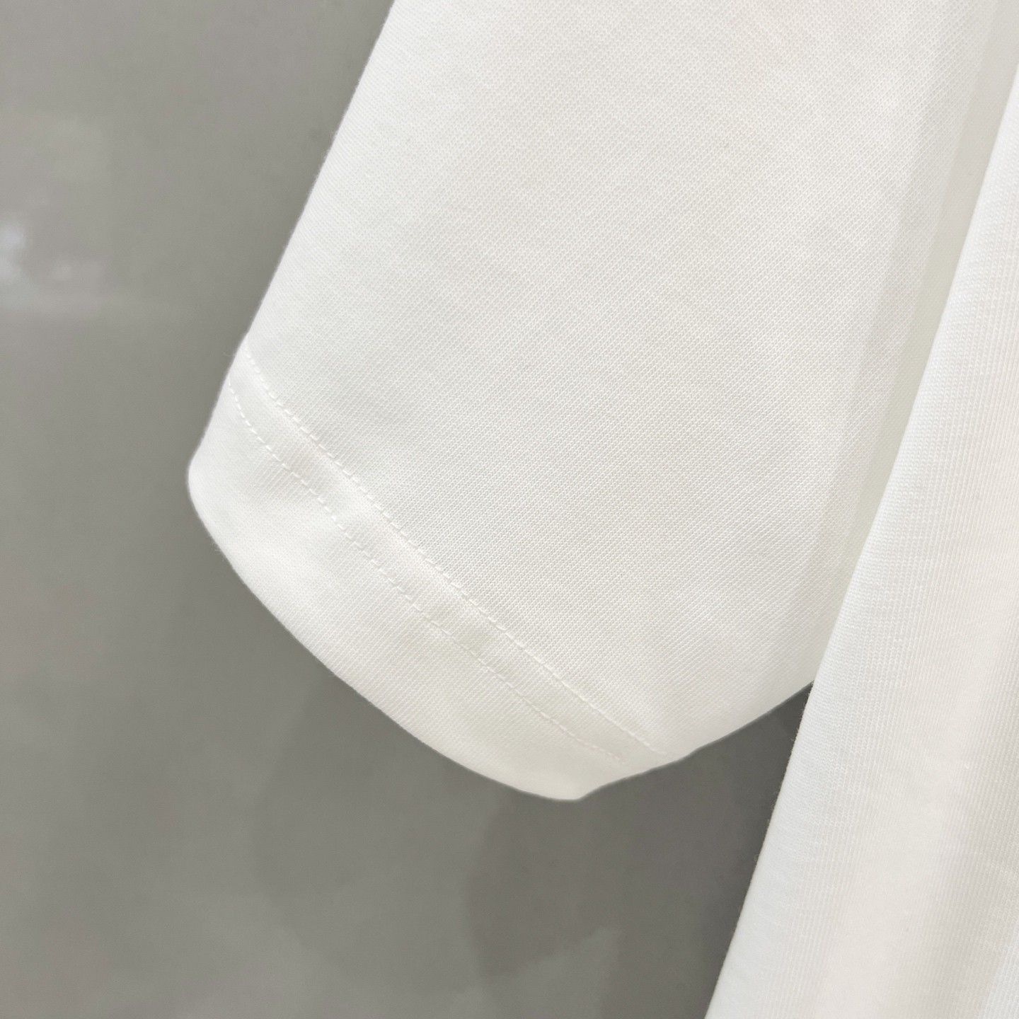 Prada/普拉达 25ss 镭射胶印三角短袖
