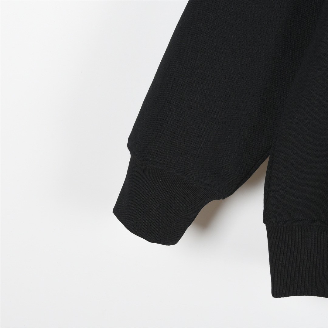 Prada普拉达 25Fw 经典领口缝线三角标尼龙袋鼠口袋连帽卫衣黑色-Chinese UA Cheap High Quatity Brand Clothes Bags handbags Sneakers wholesale wholesaler seller from China Factory suppliers Fashion Clothing Shoes best Quality Beautiful Price Prada普拉达 25Fw 经典领口缝线三角标尼龙袋鼠口袋连帽卫衣黑色