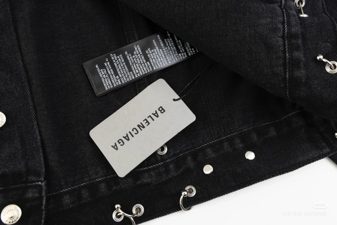 Balenciaga巴黎铆钉铁片环扣水洗牛仔外套 Balenciaga巴黎铆钉铁片环扣水洗牛仔外套