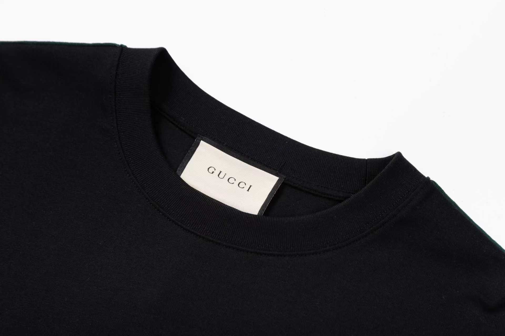 Gucci古驰新款织带刺绣logo圆领短袖T恤-Chinese UA Cheap High Quatity Brand Clothes Bags handbags Sneakers wholesale wholesaler seller from China Factory suppliers Fashion Clothing Shoes best Quality Beautiful Price Gucci古驰新款织带刺绣logo圆领短袖T恤
