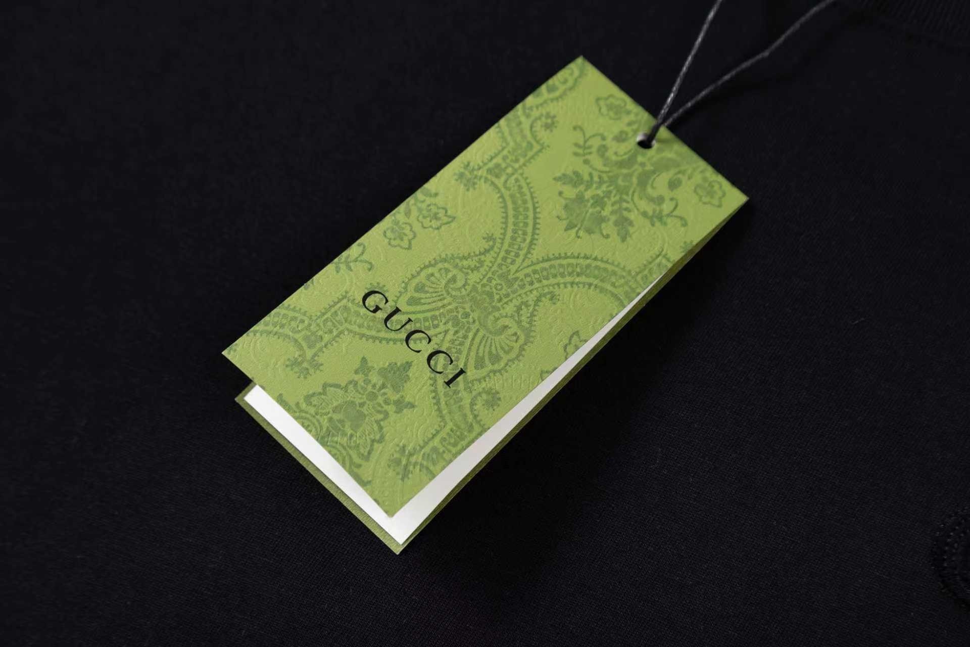 Gucci古驰新款织带刺绣logo圆领短袖T恤-Chinese UA Cheap High Quatity Brand Clothes Bags handbags Sneakers wholesale wholesaler seller from China Factory suppliers Fashion Clothing Shoes best Quality Beautiful Price Gucci古驰新款织带刺绣logo圆领短袖T恤