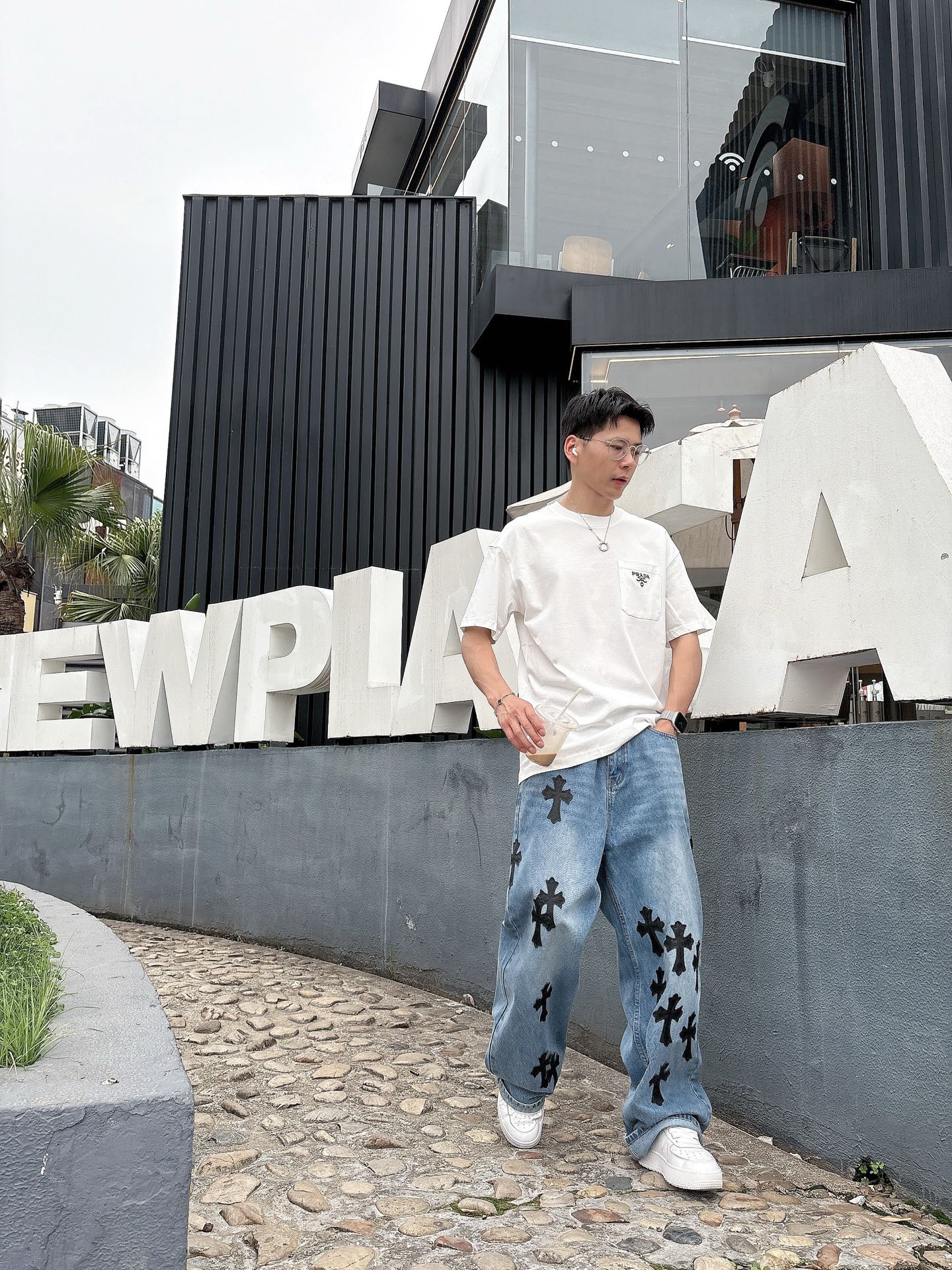   
普拉达 25SS春夏新款首发专柜最新款短袖圆领T恤 高端订制 设计前卫时尚！品牌logo重工艺设计