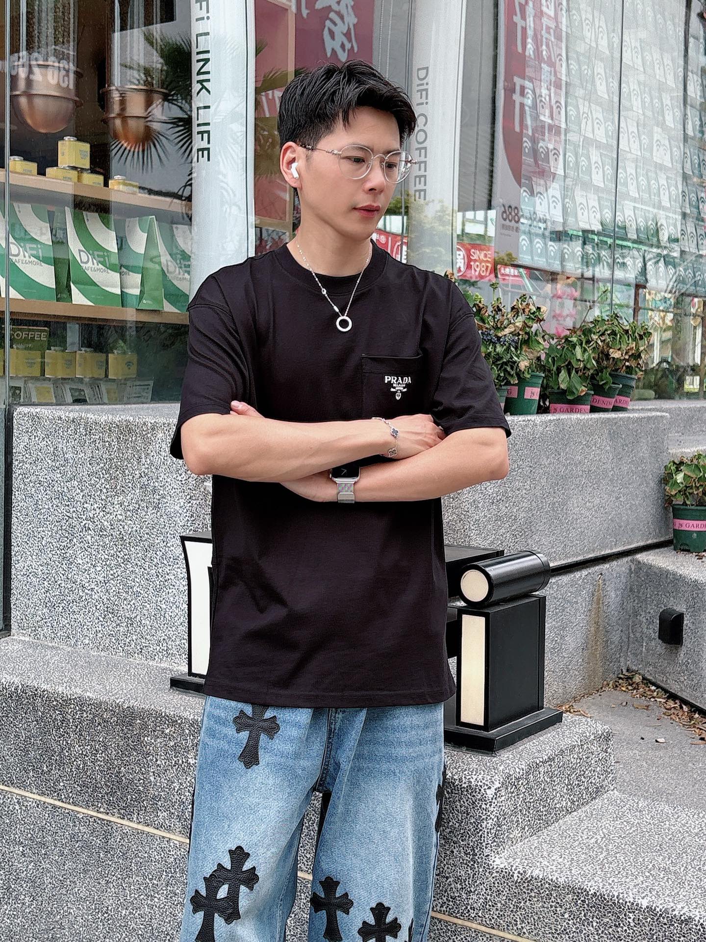   
普拉达 25SS春夏新款首发专柜最新款短袖圆领T恤 高端订制 设计前卫时尚！品牌logo重工艺设计