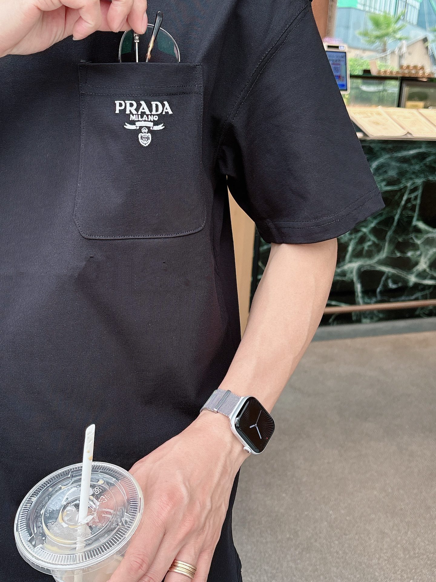   
普拉达 25SS春夏新款首发专柜最新款短袖圆领T恤 高端订制 设计前卫时尚！品牌logo重工艺设计