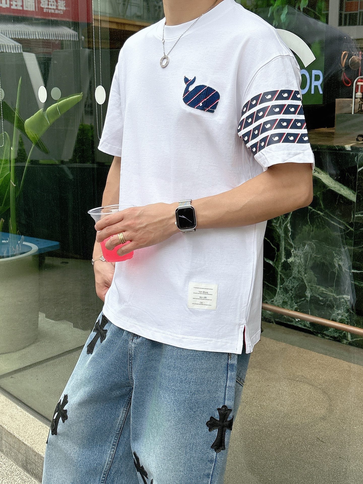   
tb 25SS春夏新款首发专柜最新款短袖圆领T恤 高端订制 设计前卫时尚！品牌logo重工艺设计 