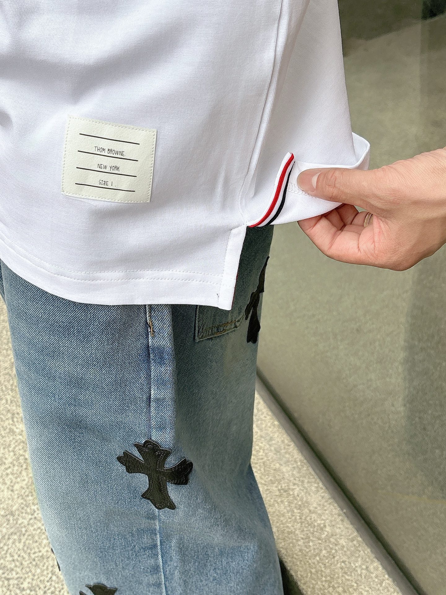   
tb 25SS春夏新款首发专柜最新款短袖圆领T恤 高端订制 设计前卫时尚！品牌logo重工艺设计 