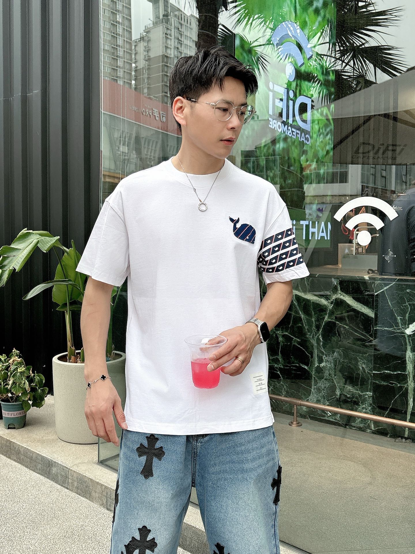   
tb 25SS春夏新款首发专柜最新款短袖圆领T恤 高端订制 设计前卫时尚！品牌logo重工艺设计 