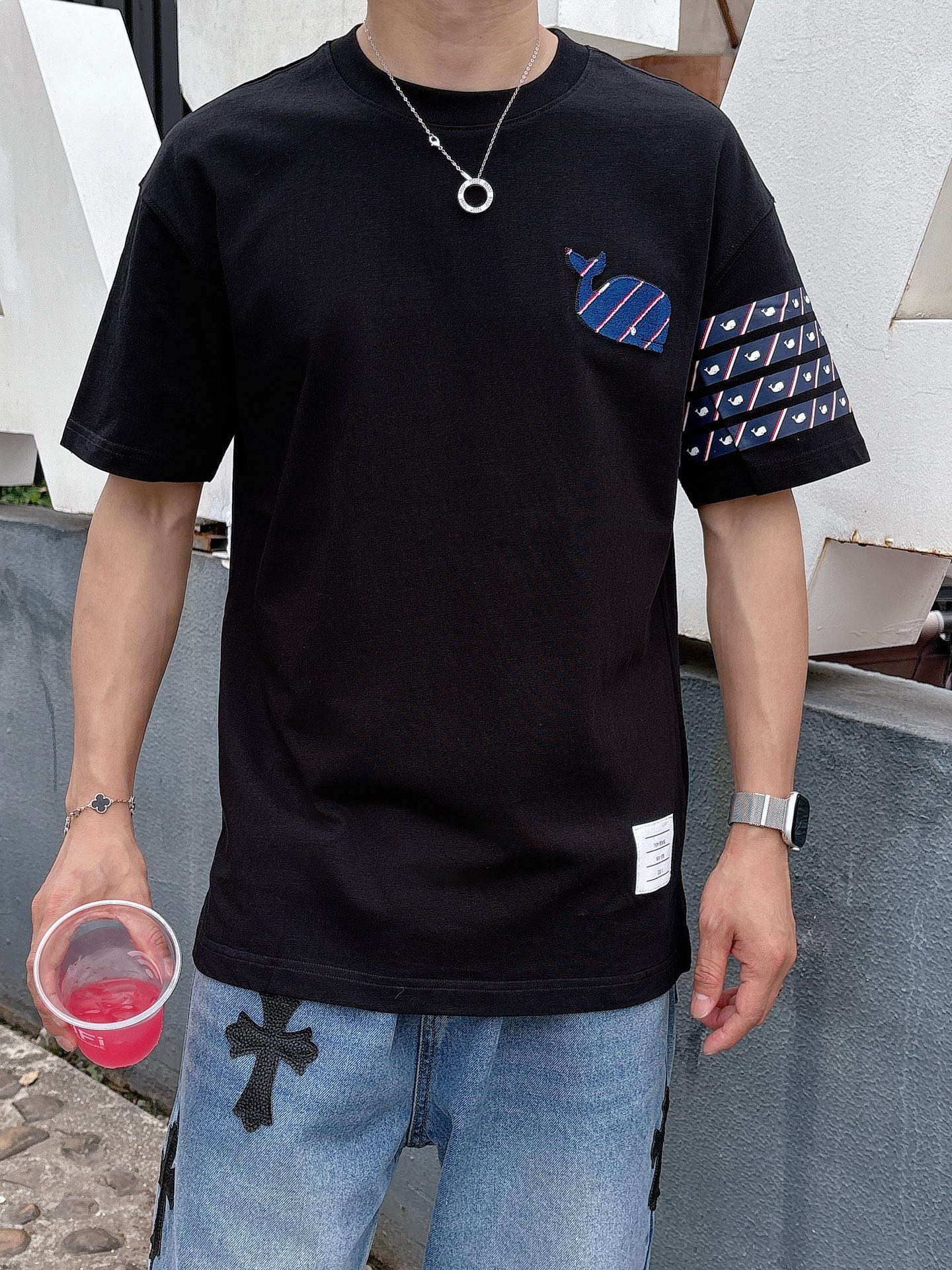   
tb 25SS春夏新款首发专柜最新款短袖圆领T恤 高端订制 设计前卫时尚！品牌logo重工艺设计 