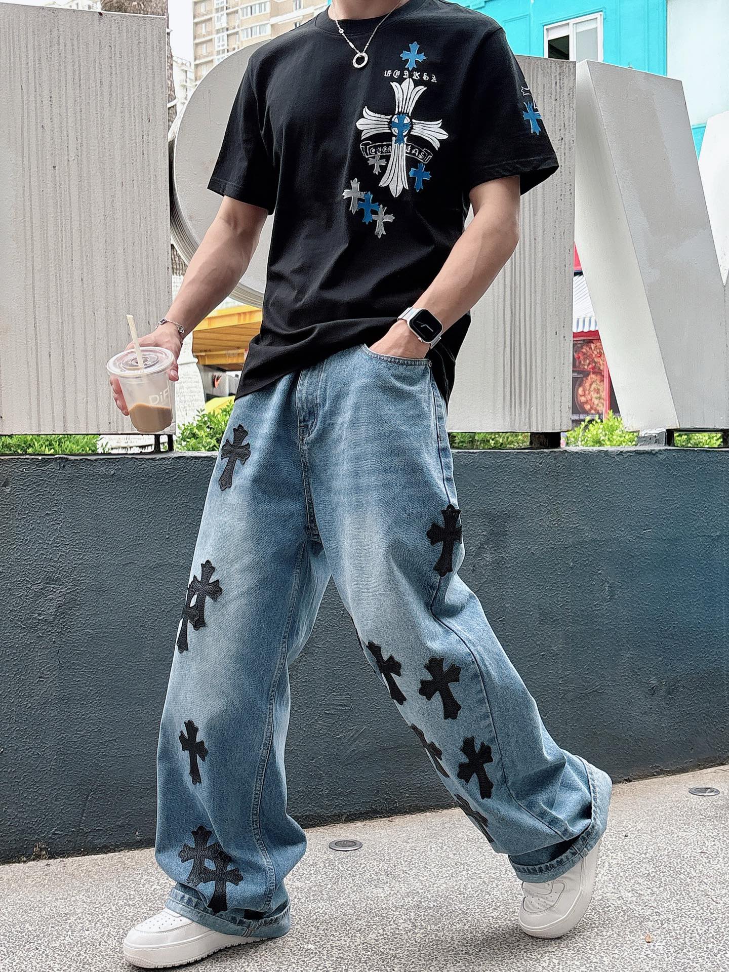   手绘工艺
克罗心 25SS春夏新款首发专柜最新款短袖圆领T恤 高端订制 设计前卫时尚！品牌logo重