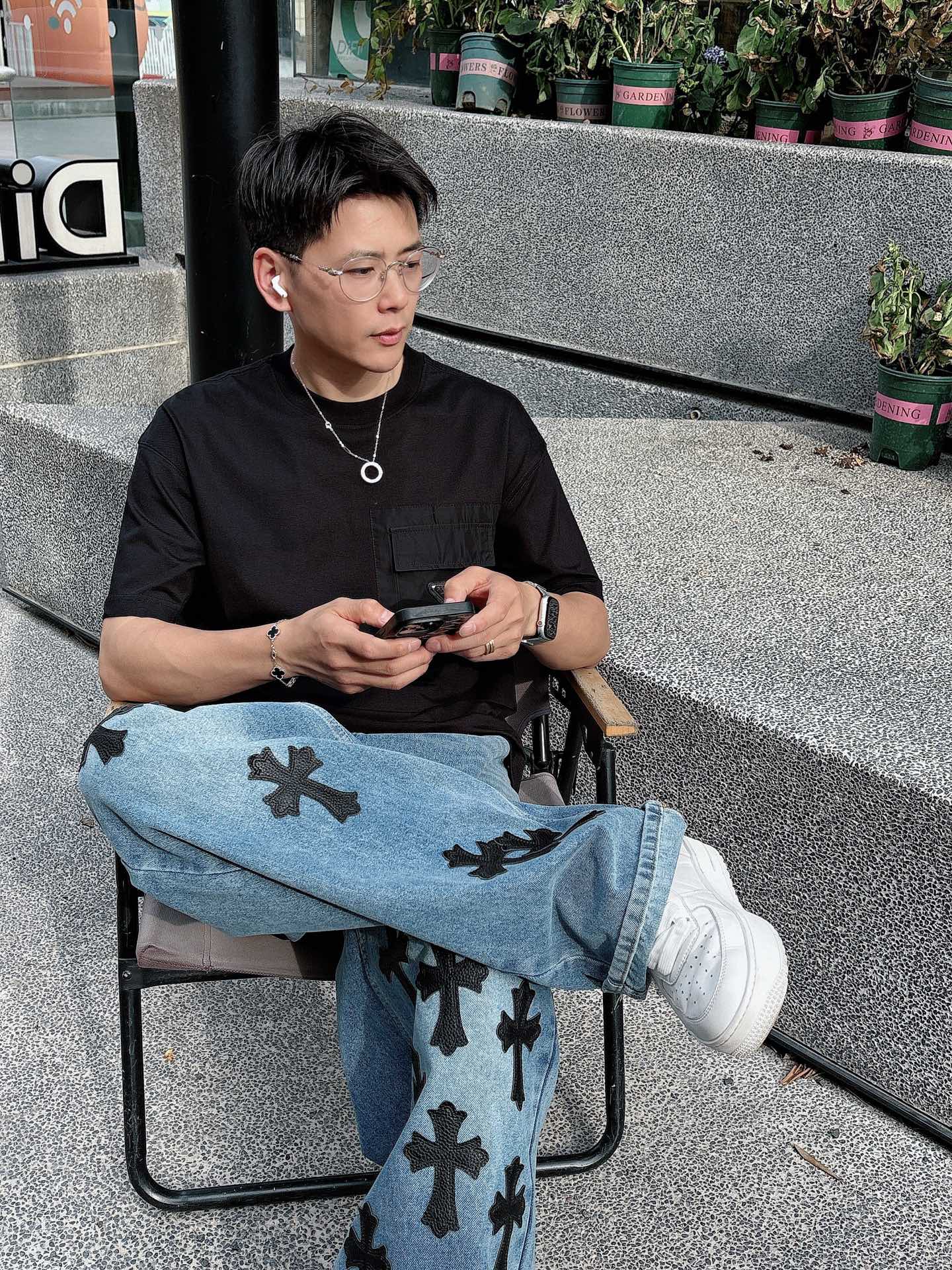   
普拉达 25SS春夏新款首发专柜最新款短袖圆领T恤 高端订制 设计前卫时尚！品牌logo重工艺设计