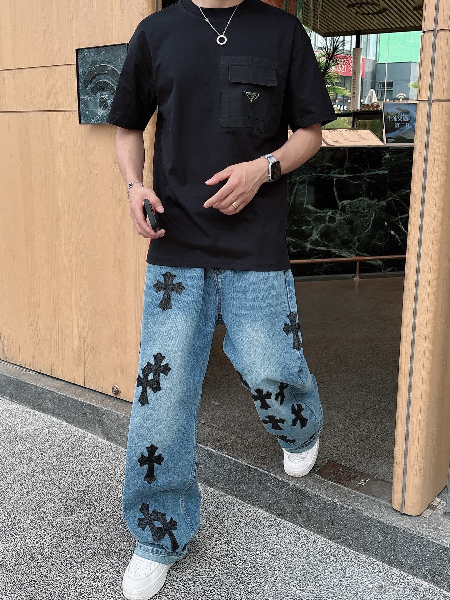   
普拉达 25SS春夏新款首发专柜最新款短袖圆领T恤 高端订制 设计前卫时尚！品牌logo重工艺设计