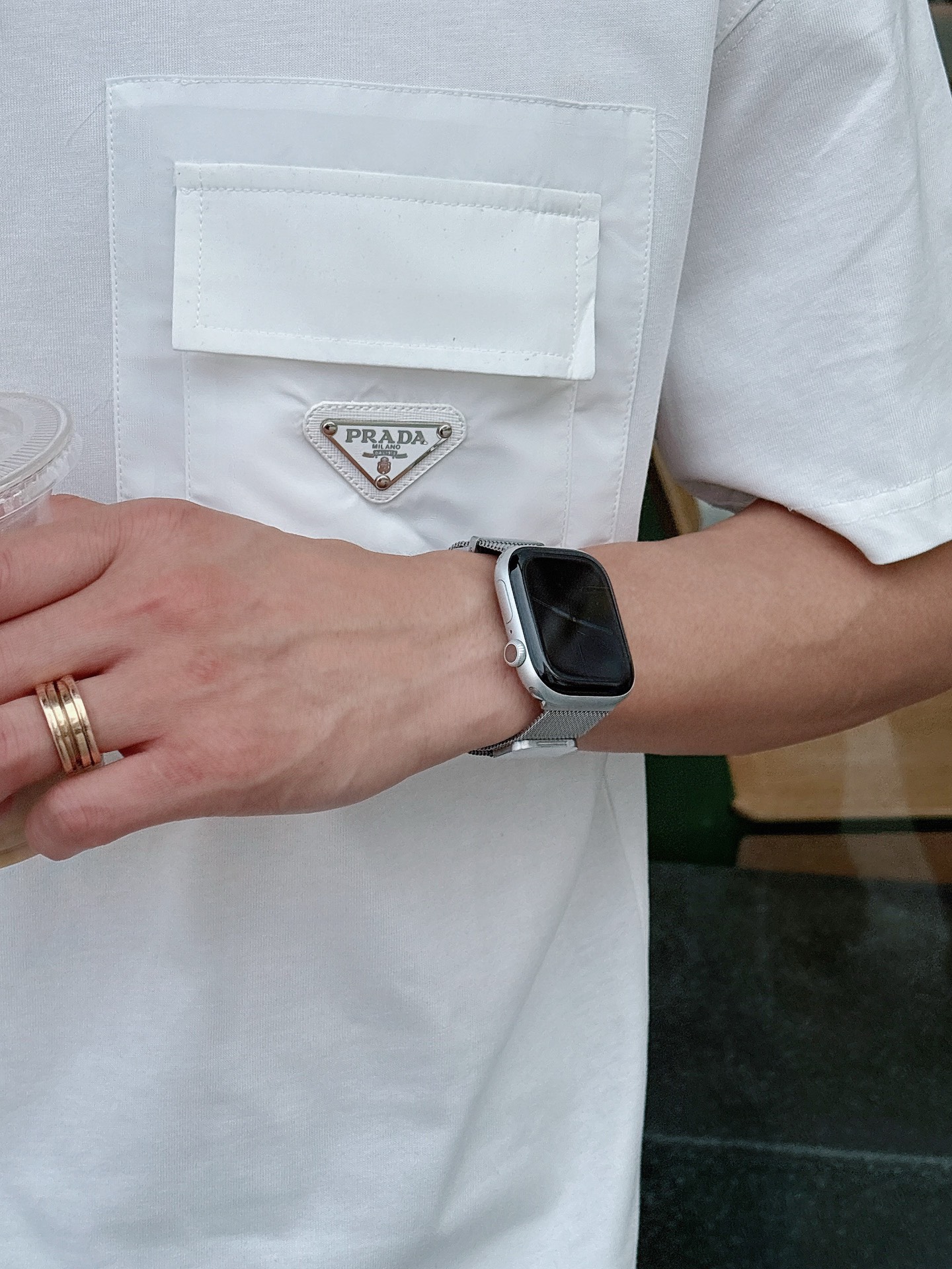   
普拉达 25SS春夏新款首发专柜最新款短袖圆领T恤 高端订制 设计前卫时尚！品牌logo重工艺设计