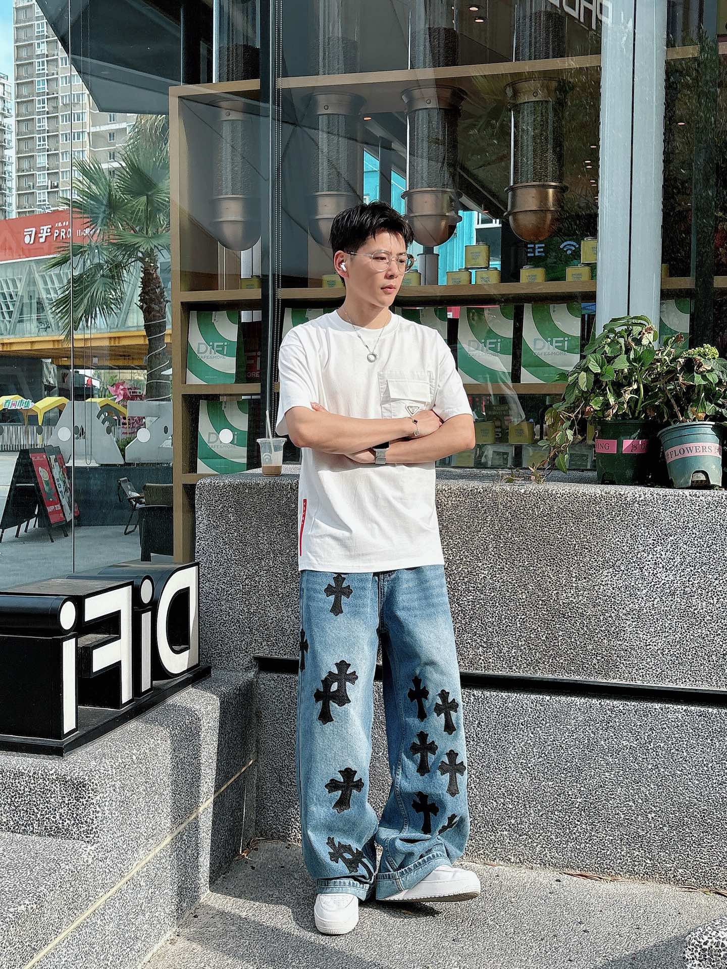   
普拉达 25SS春夏新款首发专柜最新款短袖圆领T恤 高端订制 设计前卫时尚！品牌logo重工艺设计