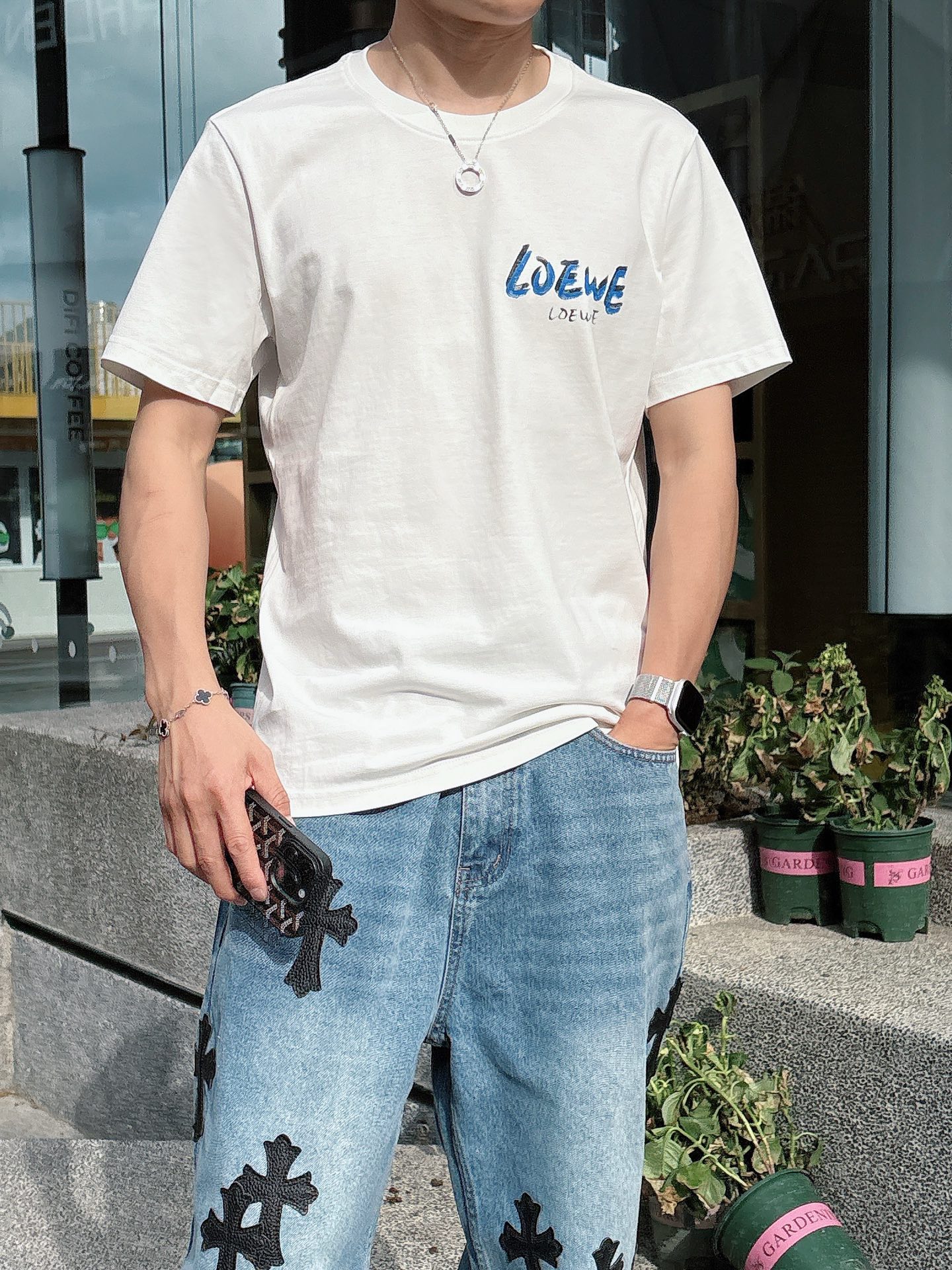   手绘工艺
罗意威 25SS春夏新款首发专柜最新款短袖圆领T恤 高端订制 设计前卫时尚！品牌logo重