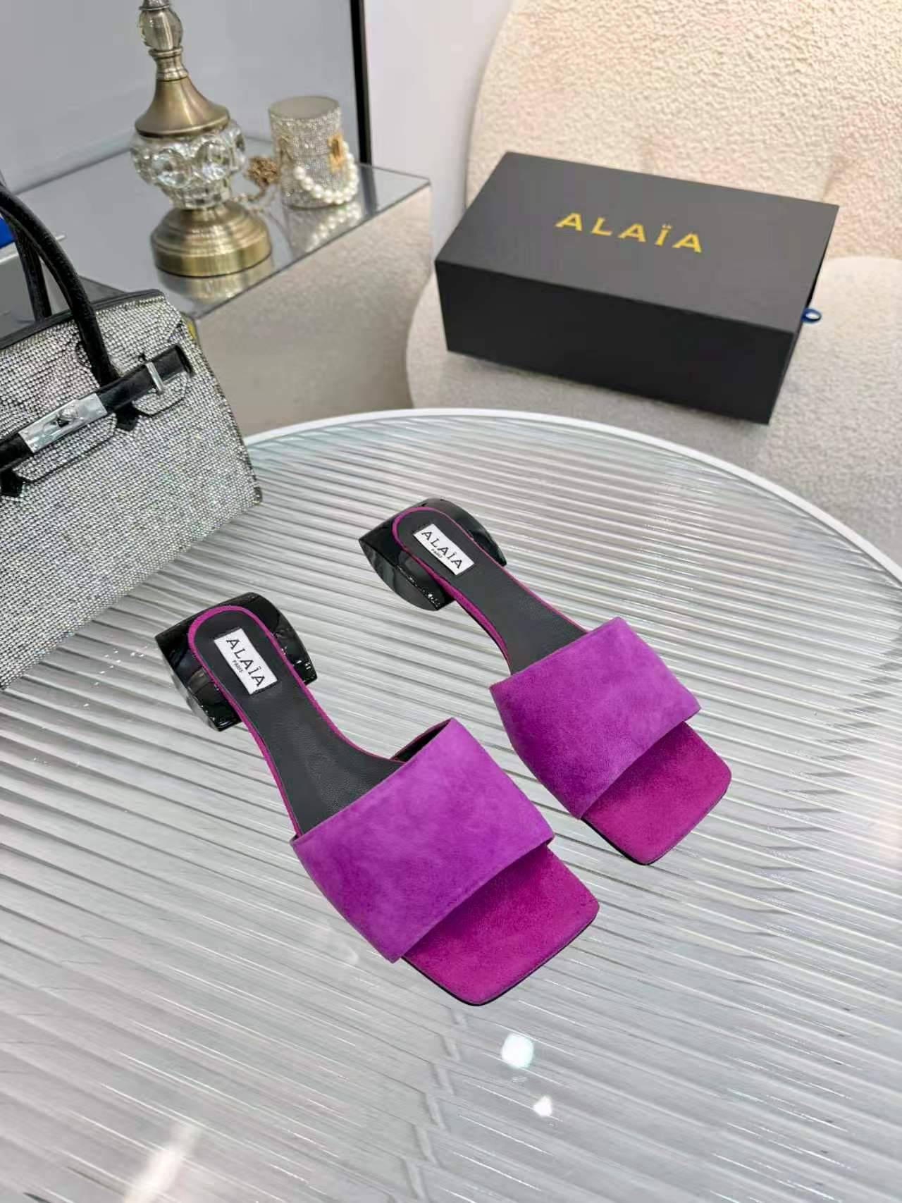 NO:957495,Rubber sole genuine leather outsole Alai 2027 spring new style, counter quality, 35-43 35 40414243 customized, full set of original packaging, slippers, slippers, Leather soles19860909橡胶底真皮大底 阿莱2027春季新款,专柜品质,, 35-43 35 40414243定做 全套原版包装,拖鞋,slippers,Leather soles,Women's Shoes
