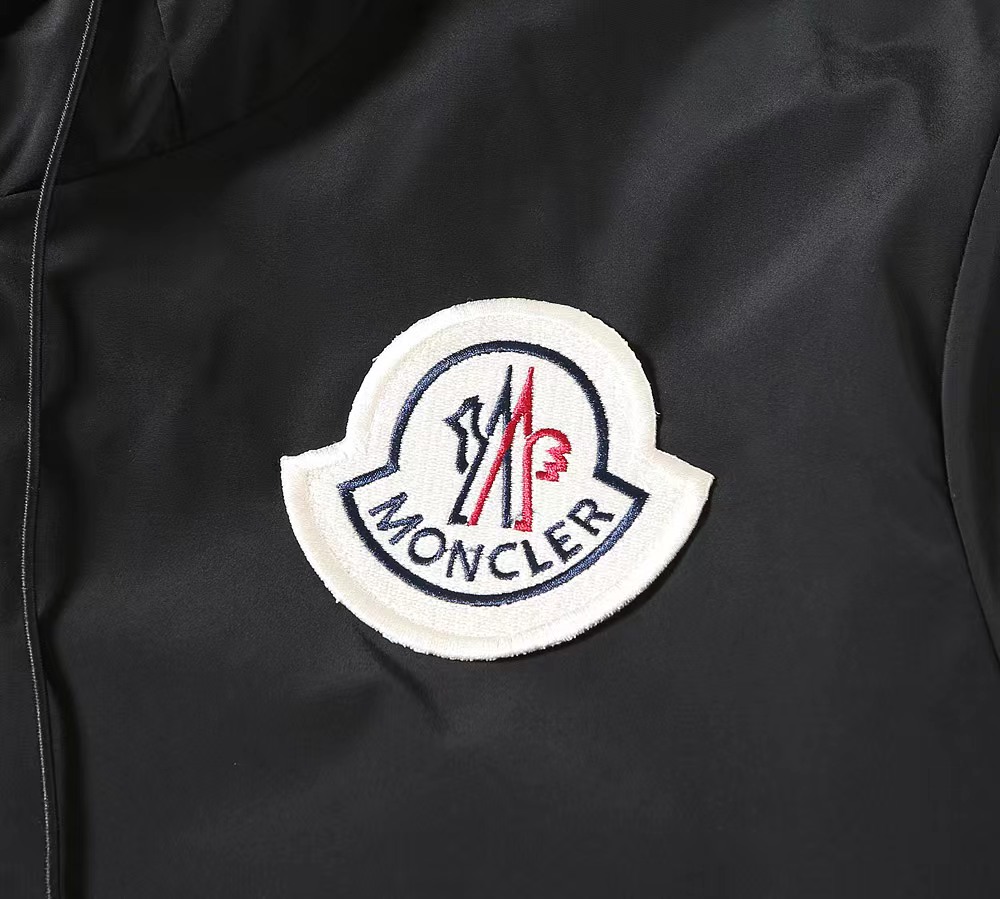 Chaqueta Moncler de Otoño 2024: Comodidad y Estilo Exclusivo 4 a1727546013759 1341