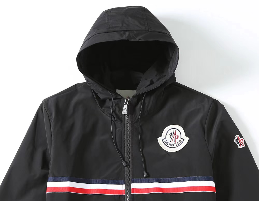 Chaqueta Moncler de Otoño 2024: Comodidad y Estilo Exclusivo 5 a1727546013771 7442