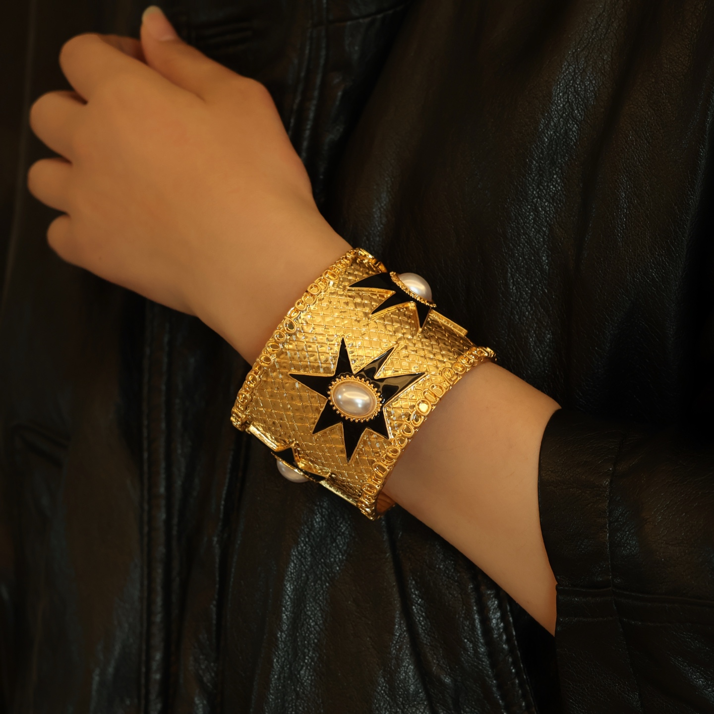 NO:647637,European and American French Laqua Medieval vintage starfish bracelet, size about 5.8cm wide, bracelet, Cartier high-end jewelry19860909欧美法式拉夸中古 vintage海星手镯 尺寸宽约5.8Cm,,bracelet,卡迪亚高端饰品,Jewelry