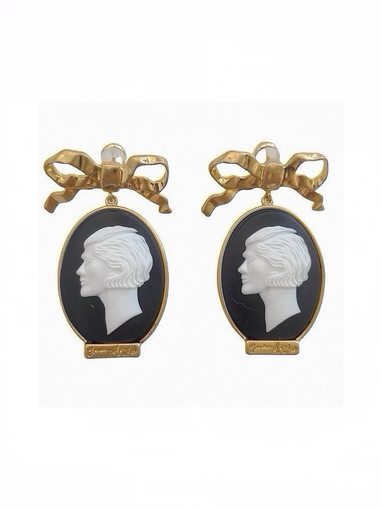 NO:647662,88220, Medieval retro small fragrance light luxury Hepburn elegant head earrings, earrings, Cartier high-end jewelry1986090988220,中古复古小香轻奢赫本优雅头像耳环,,earrings,卡迪亚高端饰品,Jewelry