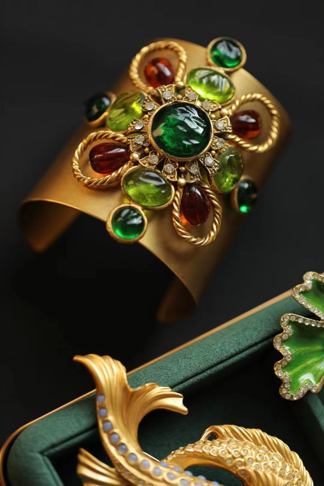 NO:647684,88390, Xiaoxiang vintage medieval Byzantine style brass glass bracelet, bracelet, Cartier high-end jewelry1986090988390,小香vintage 中古 拜占庭风黄铜 琉璃手镯,,bracelet,卡迪亚高端饰品,Jewelry