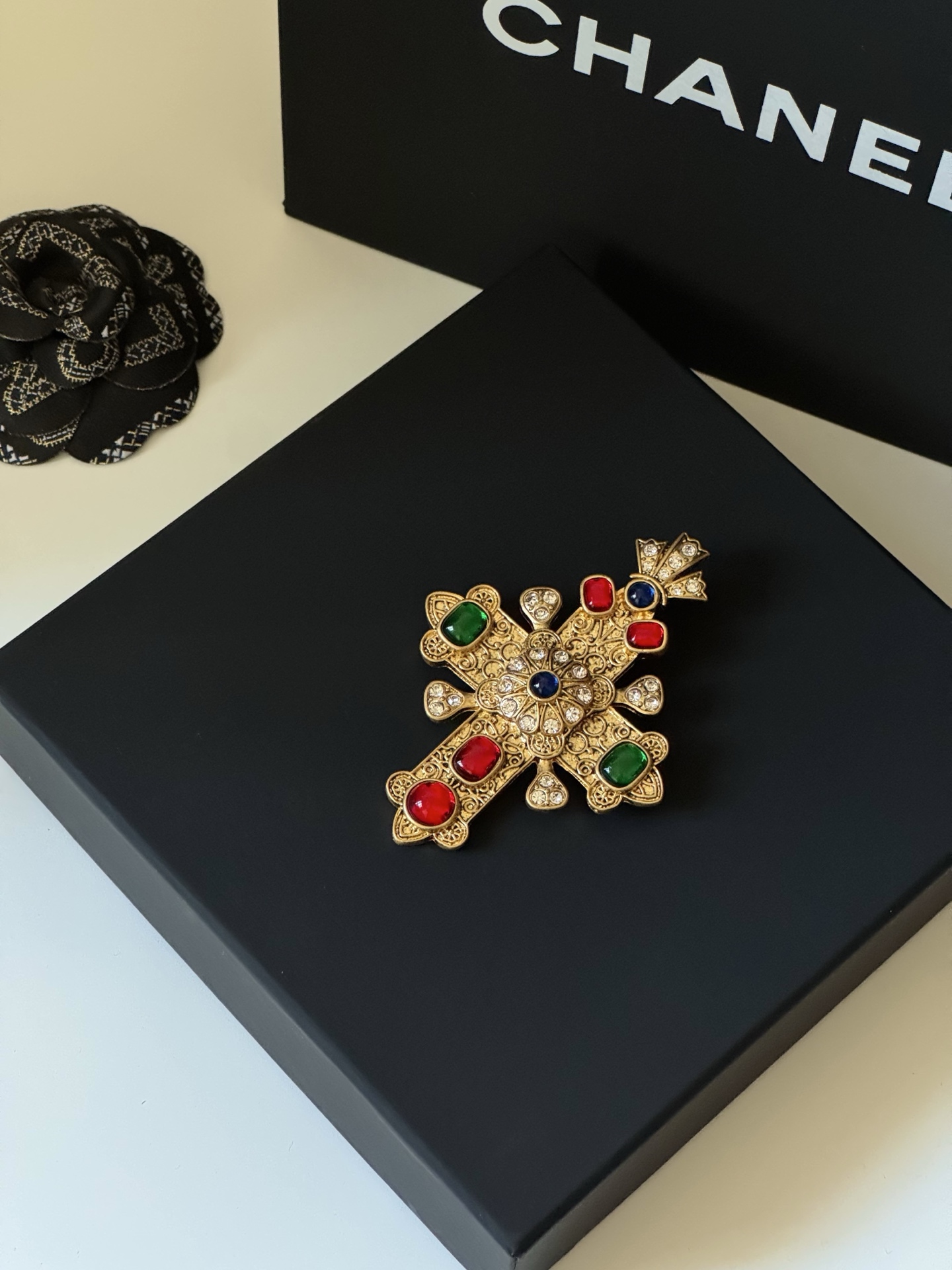 NO:720648,Xiaoxiang medieval vintage Byzantine style cross heavy glass vintage brooch pendant necklace, necklace, brooch, breastpin, Cardia high-end jewelry19860909小香中古vintage 拜占庭风十字 重工琉璃复古胸针 吊坠项链,,necklace,brooch，breastpin,卡迪亚高端饰品,Jewelry