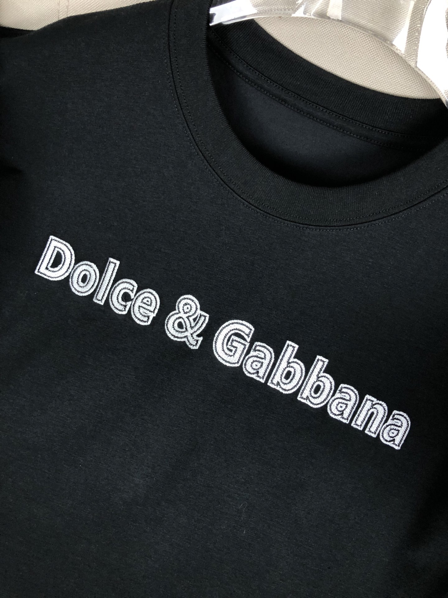  🆕杜嘉班纳D&G🆕 2025新款 重磅秋冬T恤🏖，官网同步 原版1-1复、洗水割烂工艺 ，做工精细无可