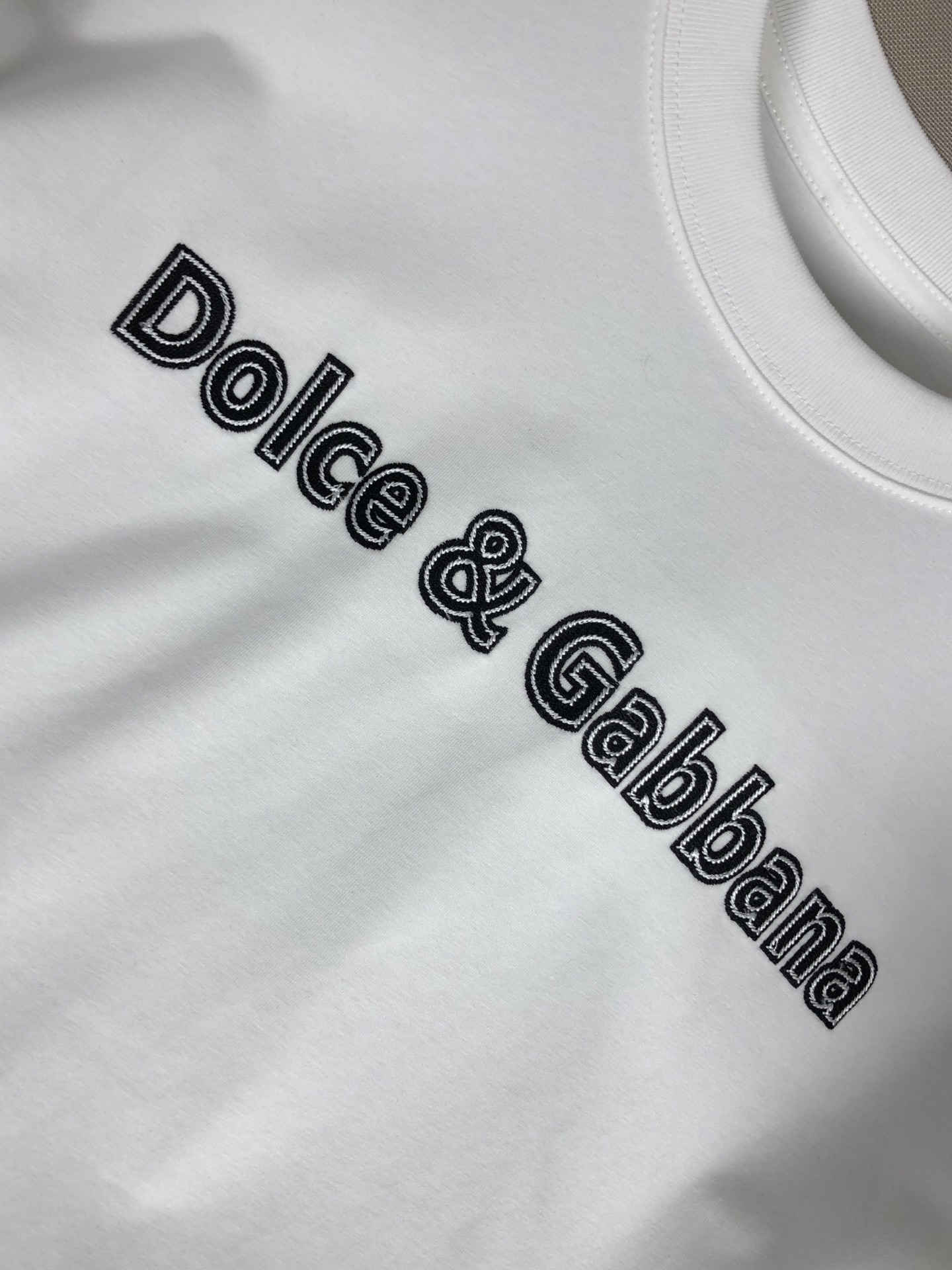  🆕杜嘉班纳D&G🆕 2025新款 重磅秋冬T恤🏖，官网同步 原版1-1复、洗水割烂工艺 ，做工精细无可