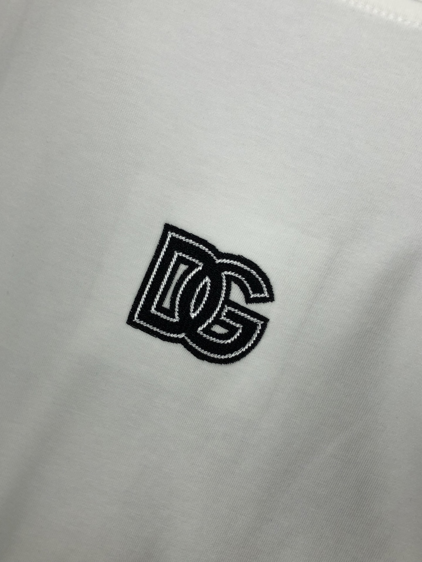  🆕杜嘉班纳D&G🆕 2025新款 重磅秋冬T恤🏖，官网同步 原版1-1复、洗水割烂工艺 ，做工精细无可