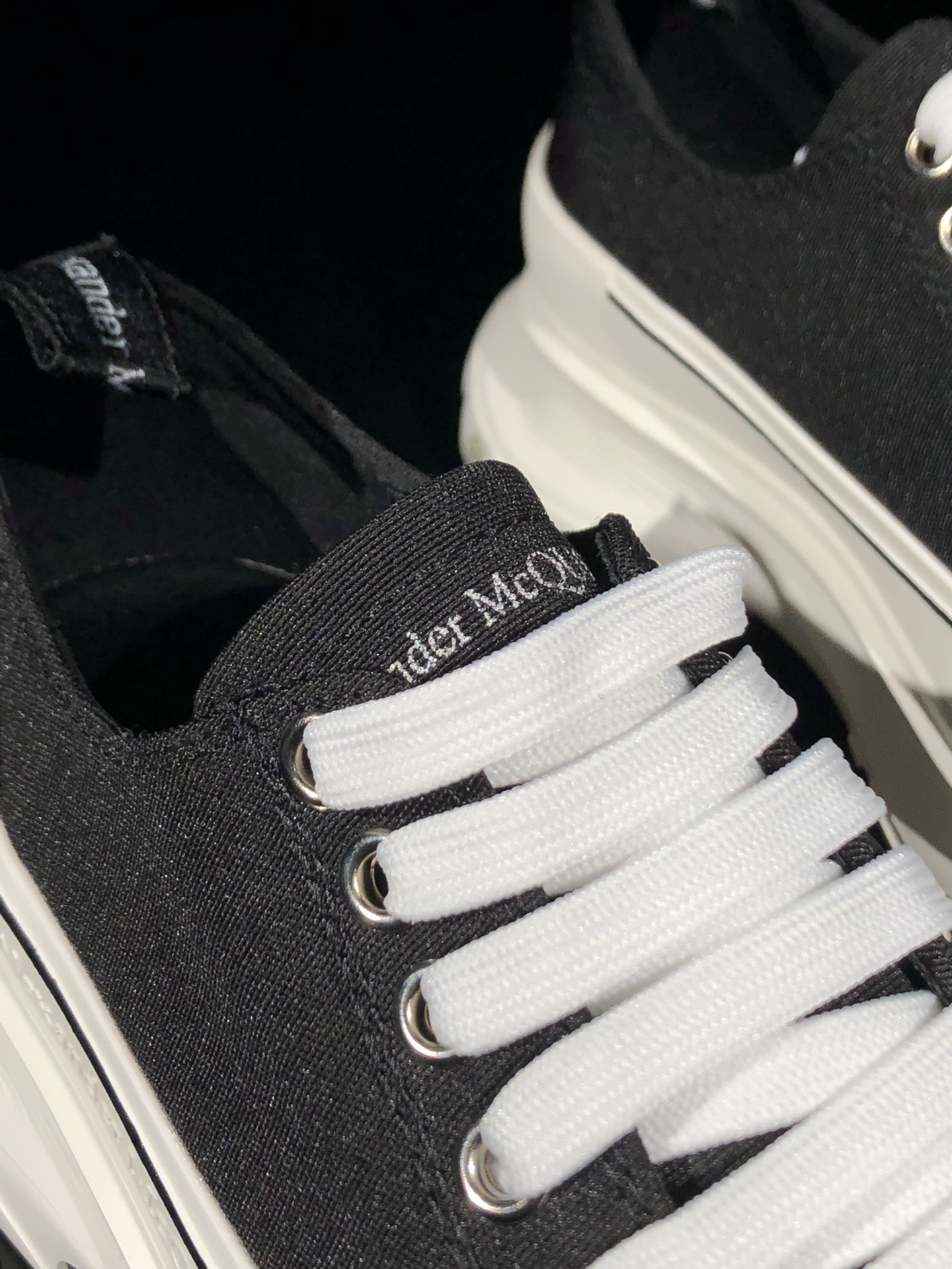 Recommended for refreshing summer: McQueen canvas dad shoes with 7 cm thick soles to increase height and turn your legs into long legs