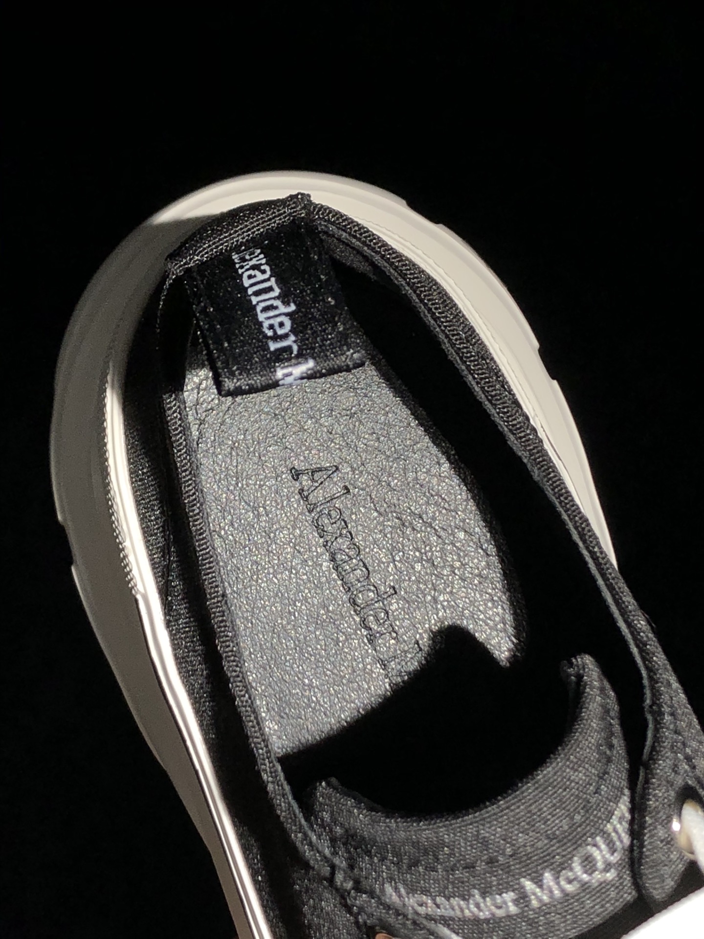 Recommended for refreshing summer: McQueen canvas dad shoes with 7 cm thick soles to increase height and turn your legs into long legs