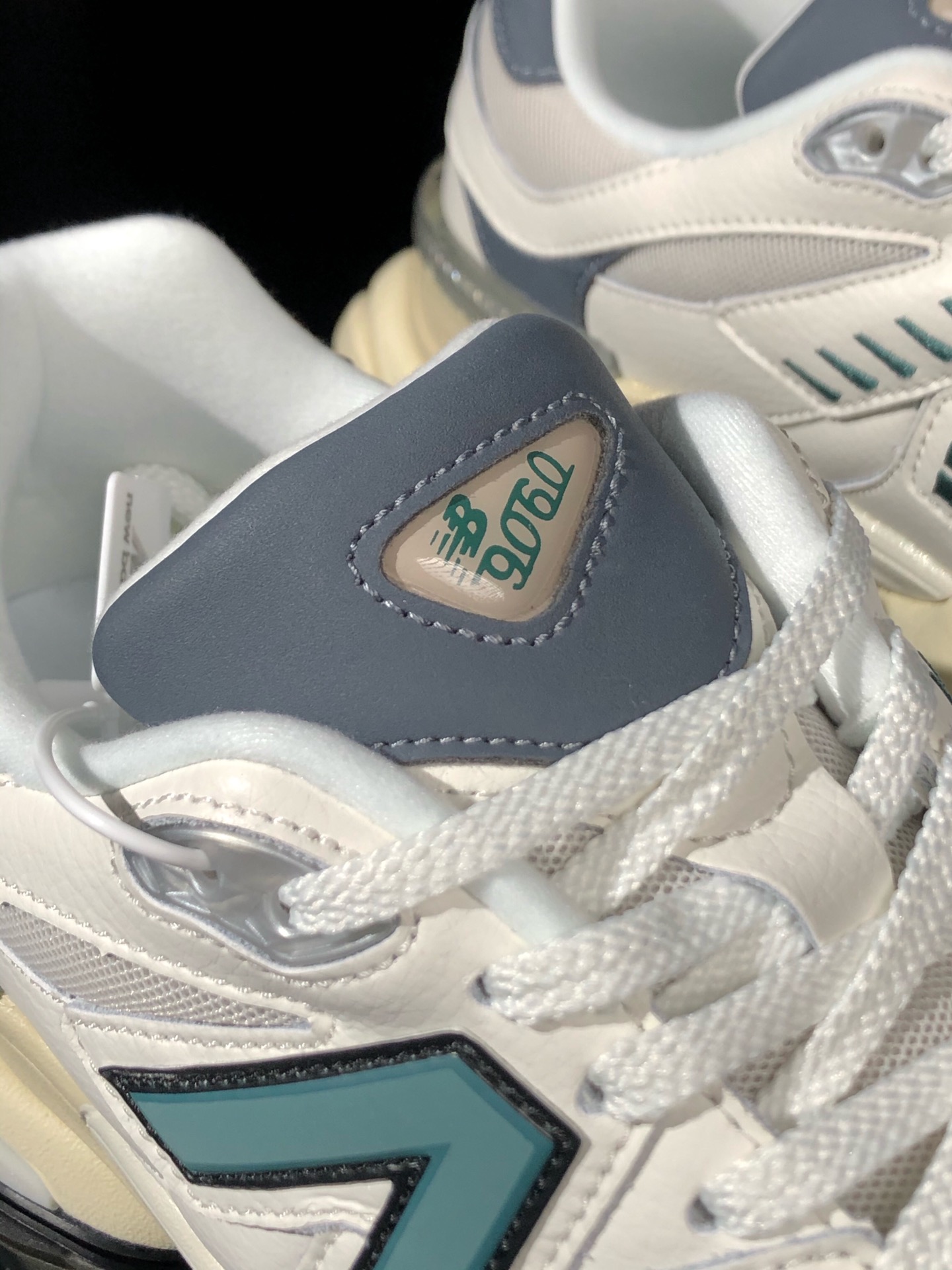 新百伦NBJoeFreshgoodsxNewBalance公司级版本NB9060复古休闲运动慢跑鞋鞋款灵