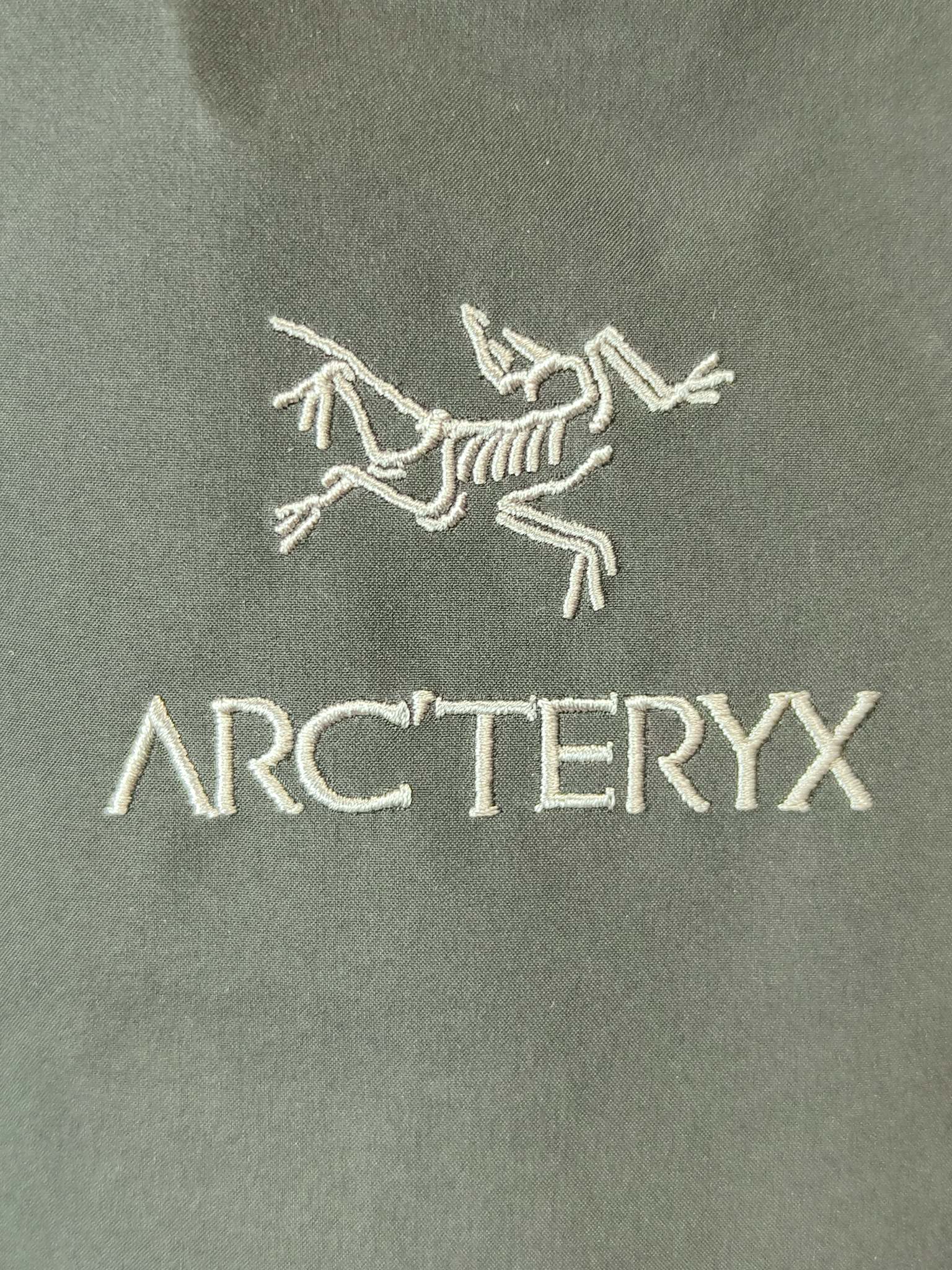 终端供应💰220

ARC'TERYX丨始祖鸟LT童装冲锋衣

Size：110-150