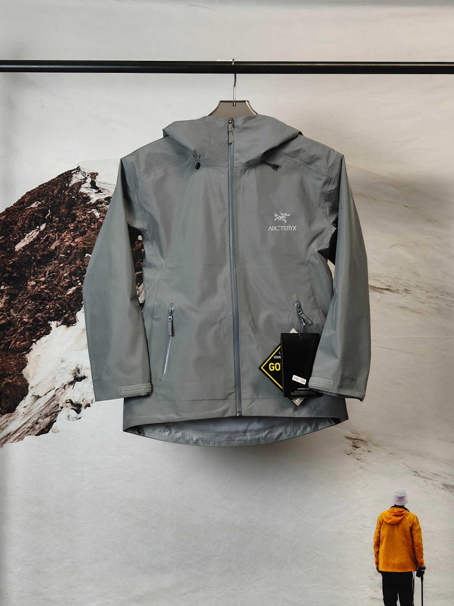 终端供应💰220

ARC'TERYX丨始祖鸟LT童装冲锋衣

Size：110-150