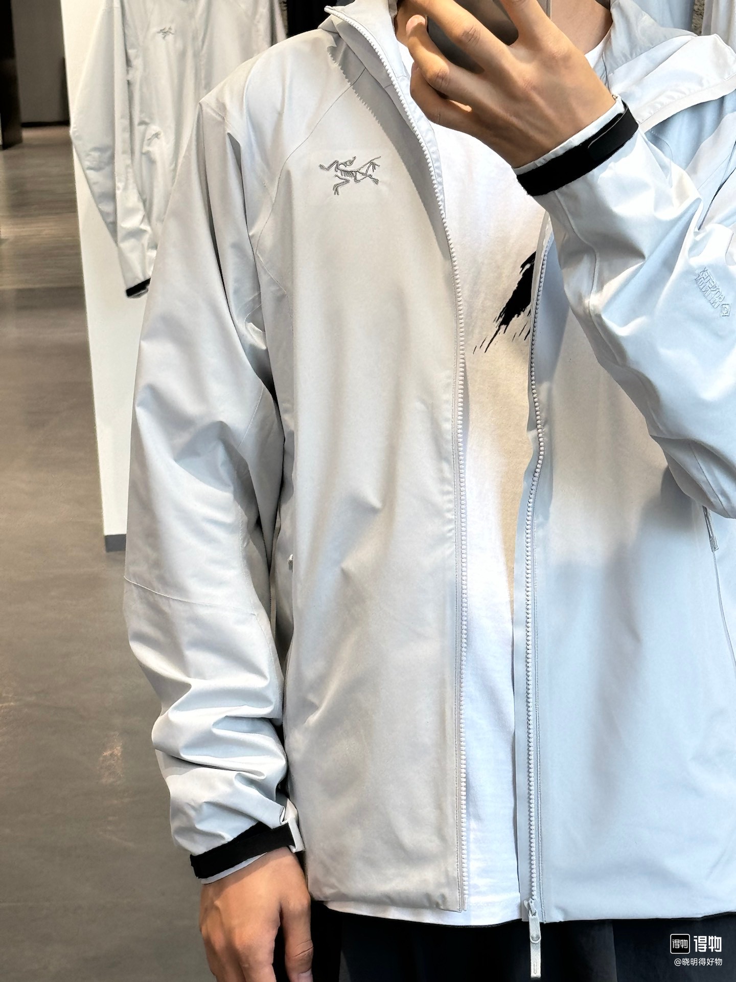 不是爱情不好找,而是没穿始祖鸟 Arcteryx始祖鸟 KADIN SS23 JACKET 纯色Logo立领长袖软壳风壳夹克